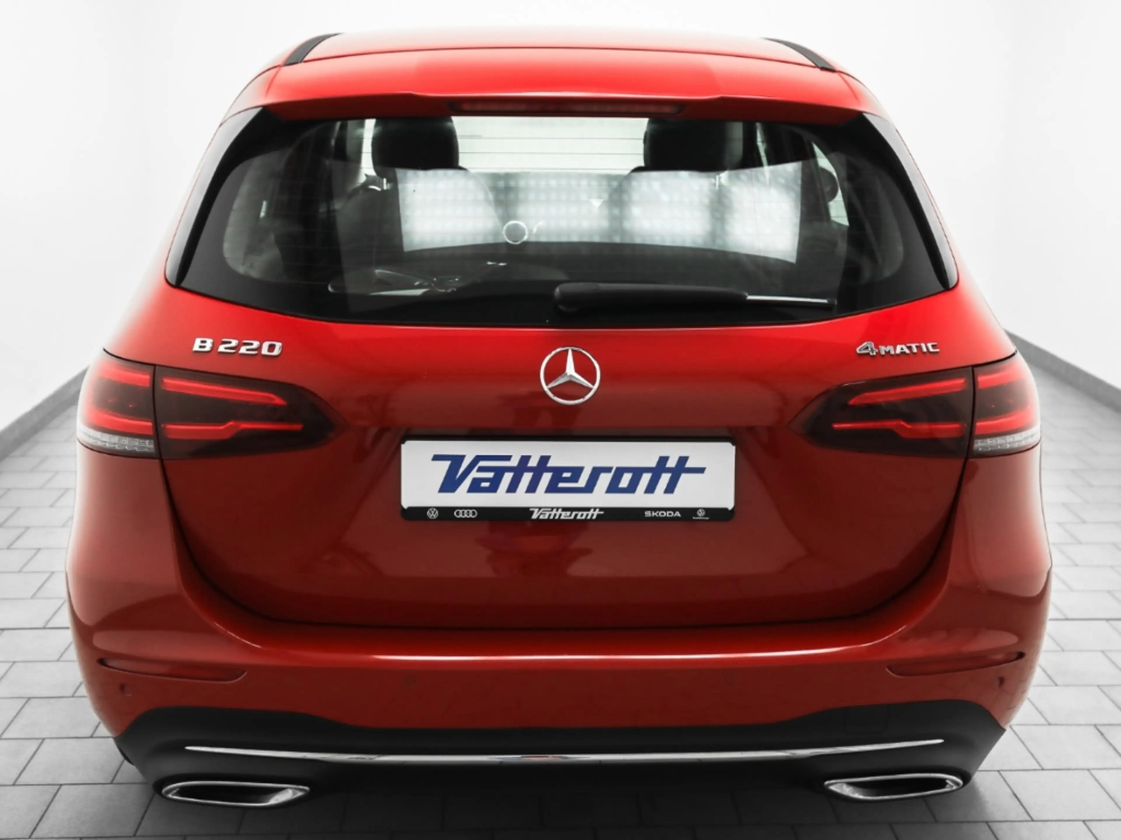 Mercedes-Benz B 220 Progressive 4Matic — photo 4