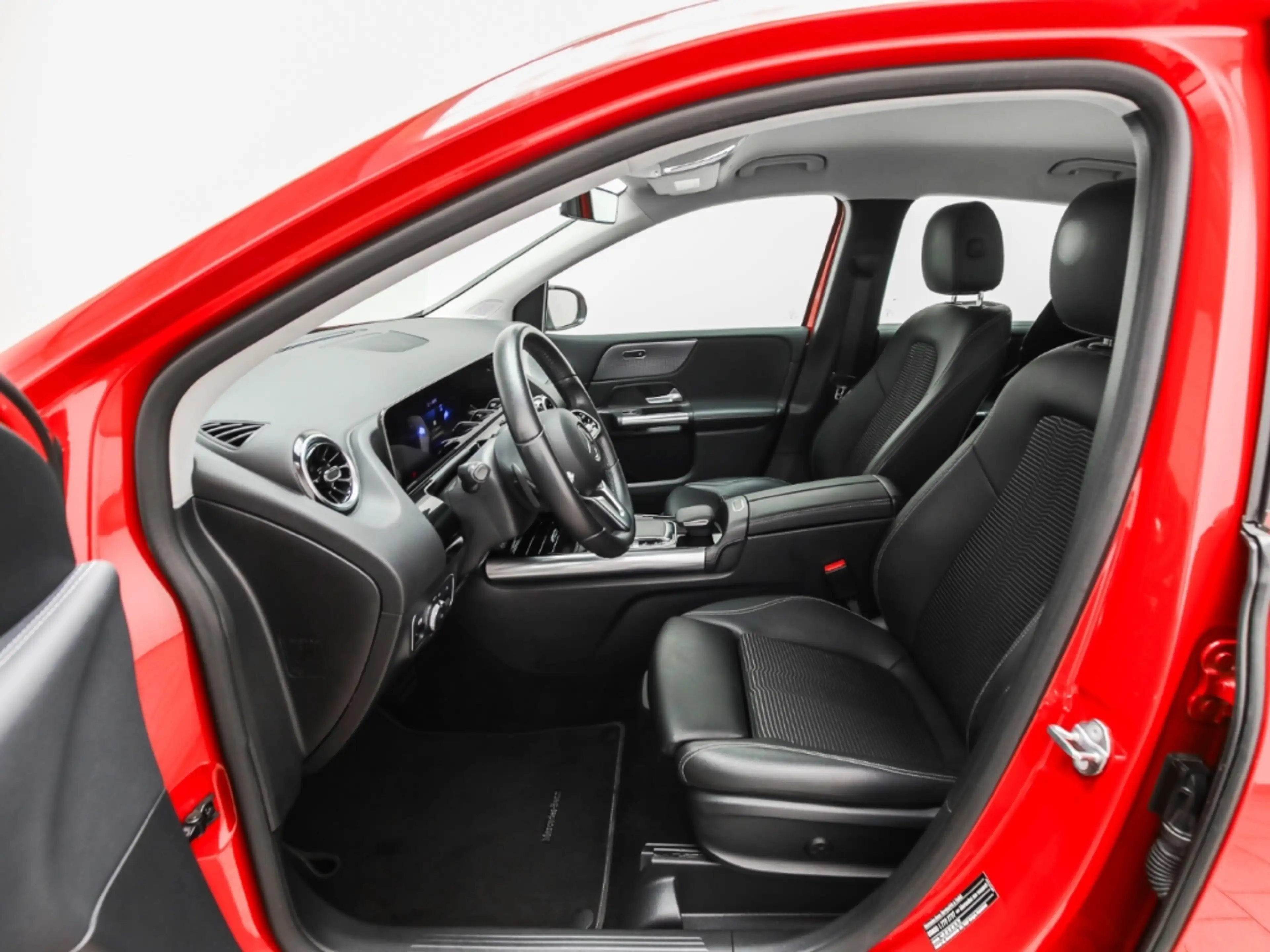 Mercedes-Benz B 220 Progressive 4Matic — photo 6