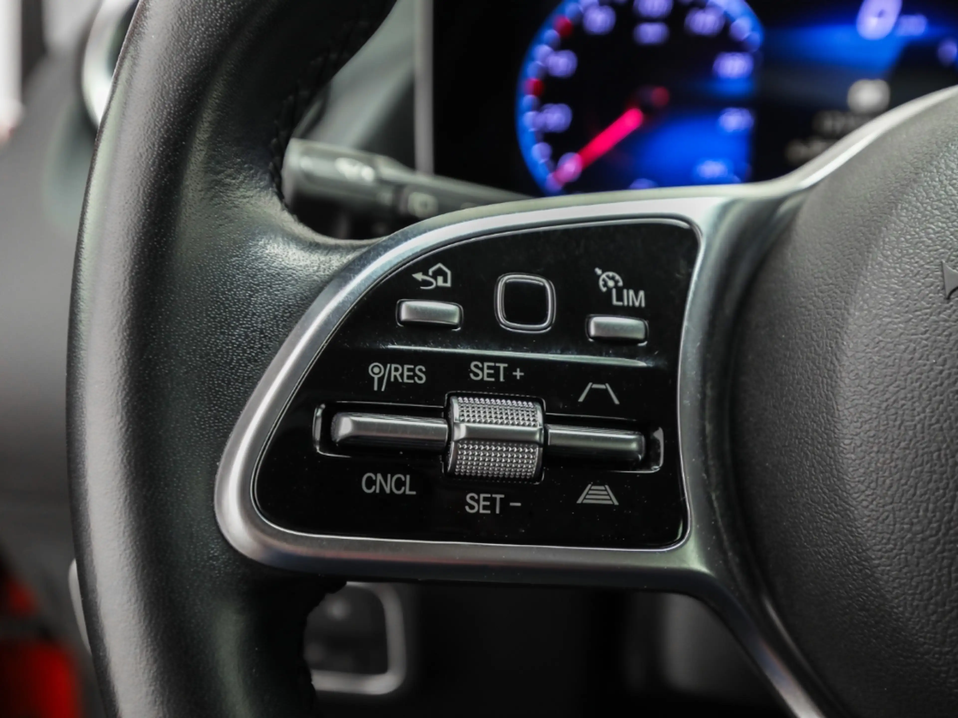 Mercedes-Benz B 220 Progressive 4Matic — photo 9