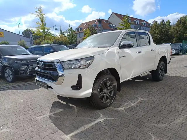 Toyota Hilux Hilux 2.4 d-4d double cab Lounge 4wd KM//2400