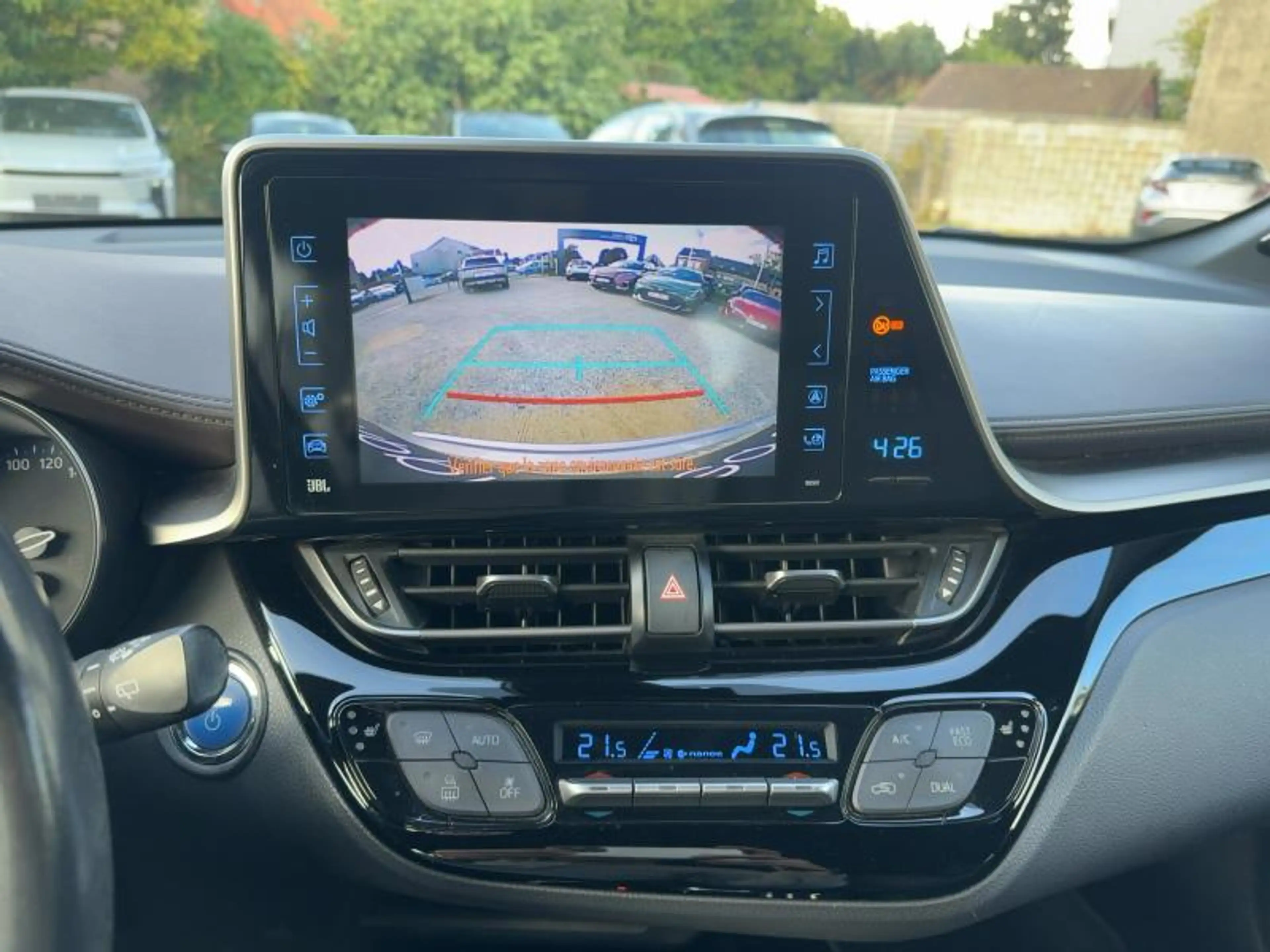 Toyota C-HR C-HIC — photo 12