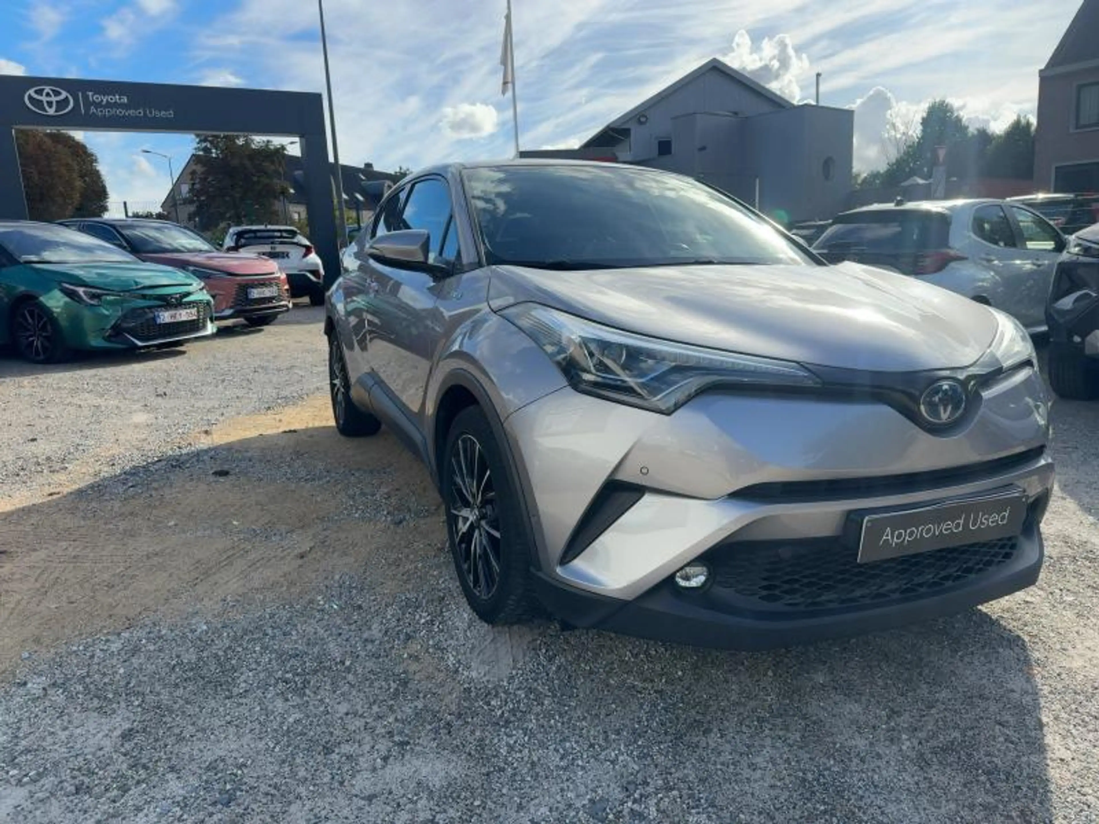 Toyota C-HR C-HIC — photo 3