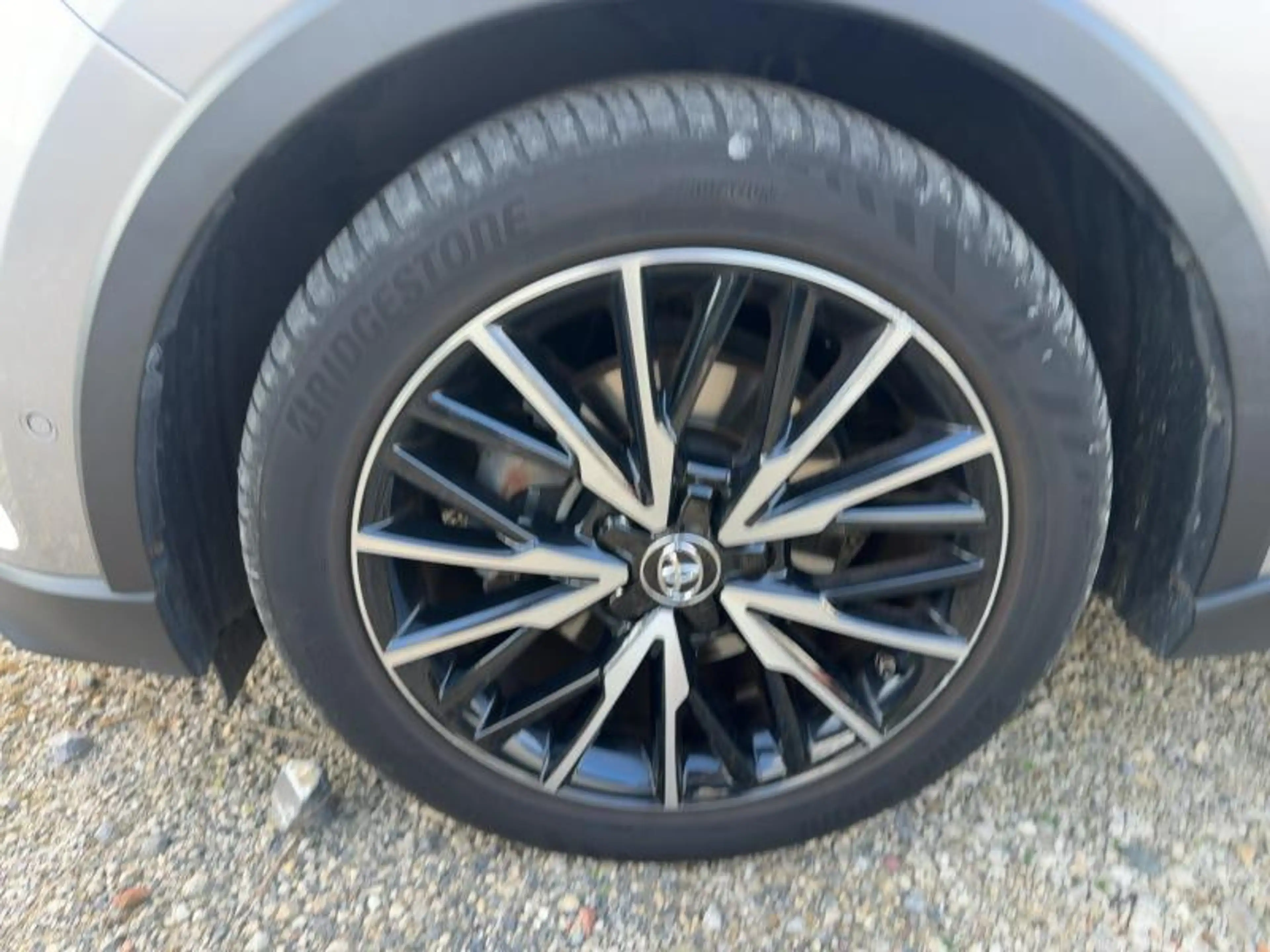 Toyota C-HR C-HIC — photo 11