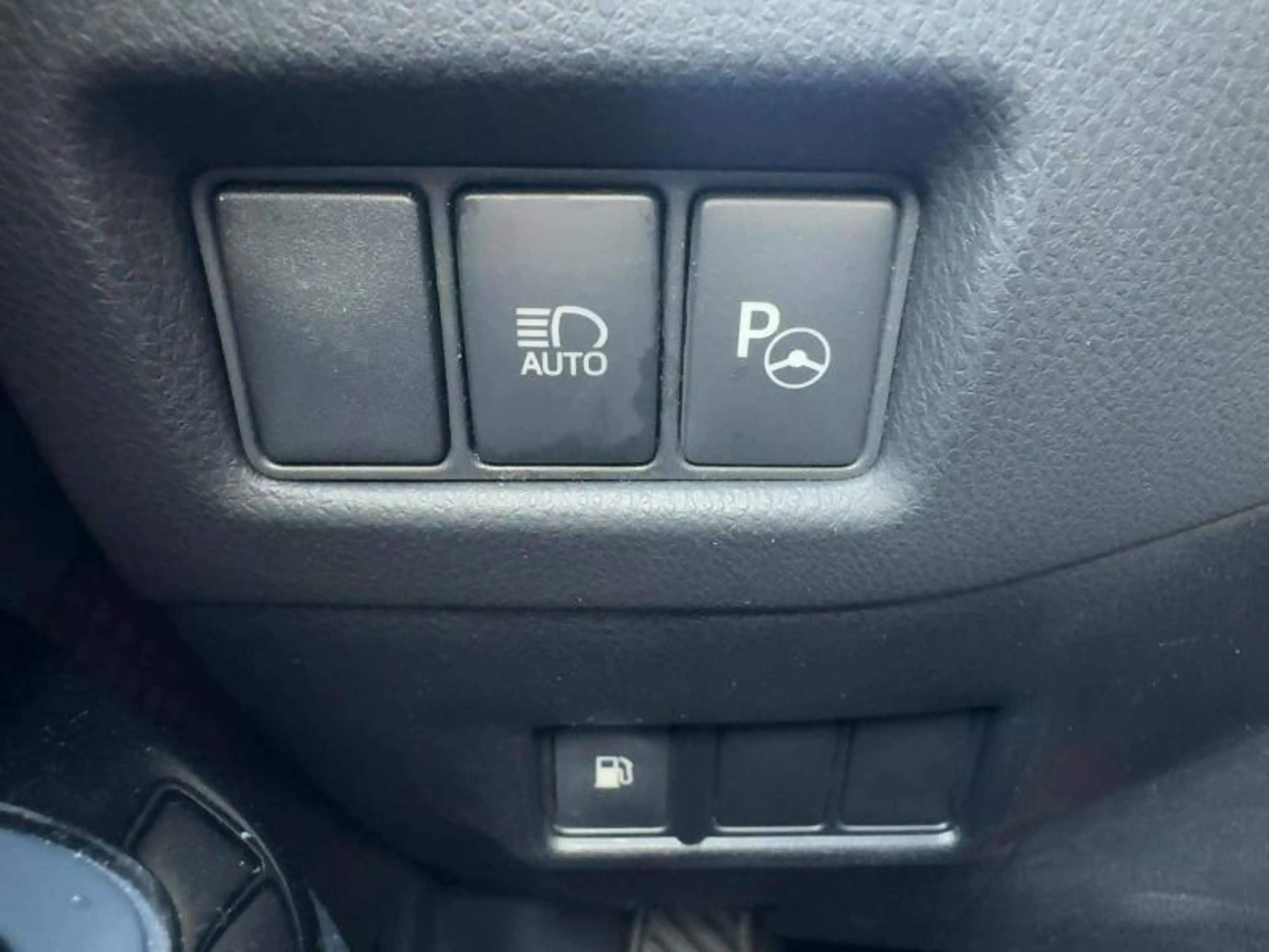 Toyota C-HR C-HIC — photo 13