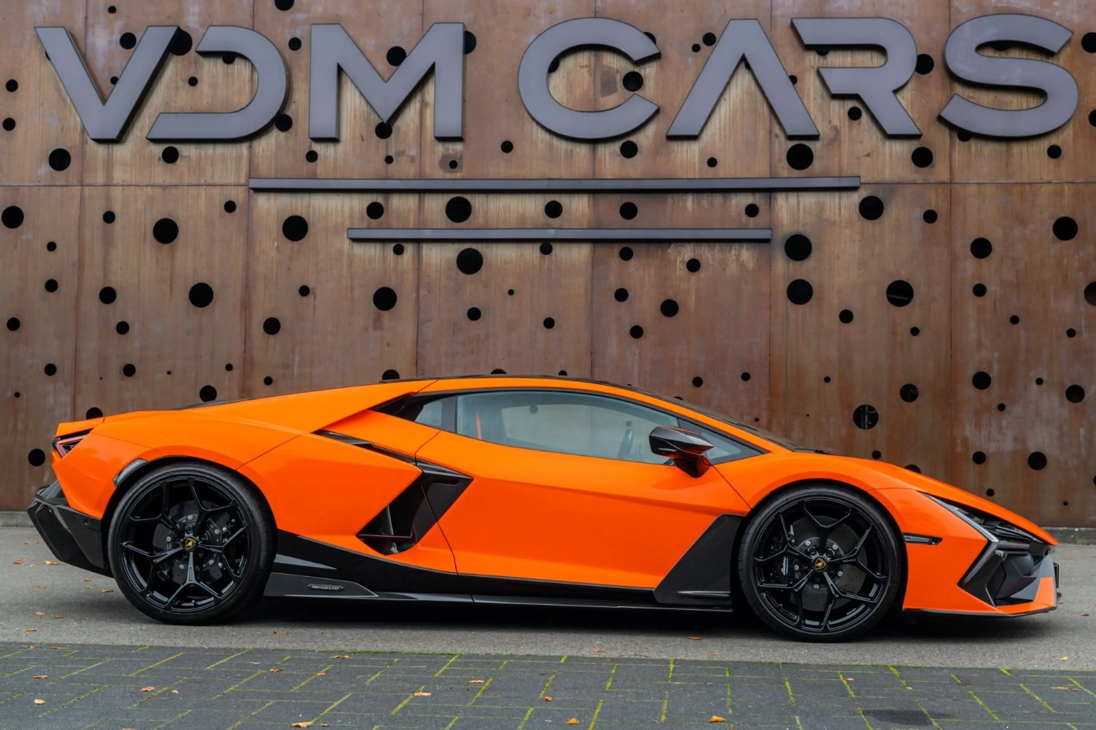 Lamborghini Revuelto *AD PERSONAM*CARBON*FULL ASSIST*SONUS* — photo 8