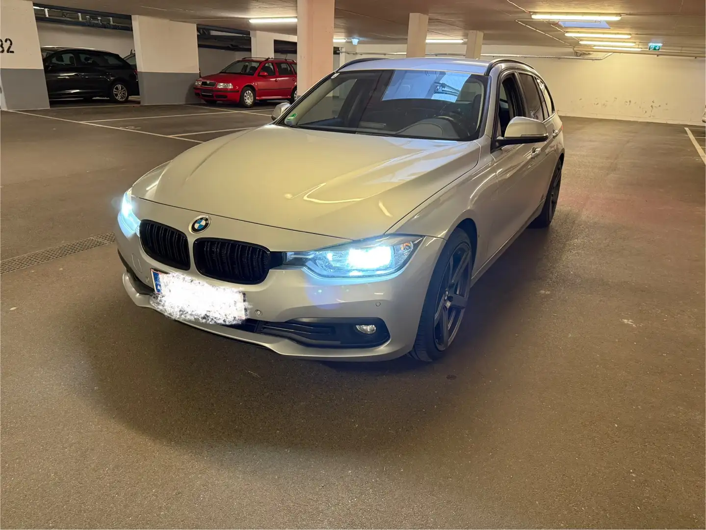 BMW 318 318d Touring Advantage Aut. - 1