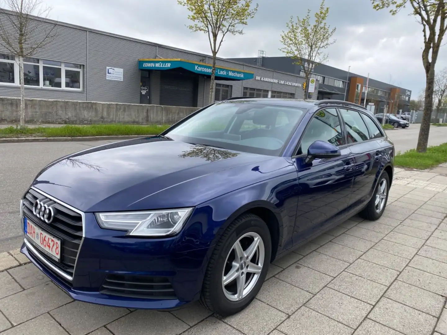 Audi A4 35 TDI S tronic sport Avant Azul - 1