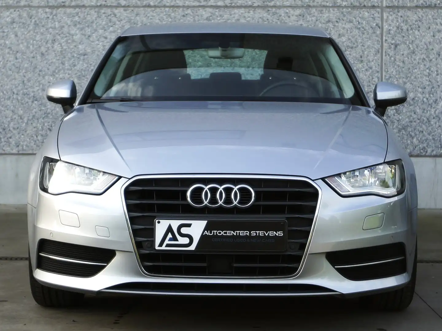 Audi A3 Sportback 1.4 TFSI Ultra Attraction c.o.d. Zilver - 2