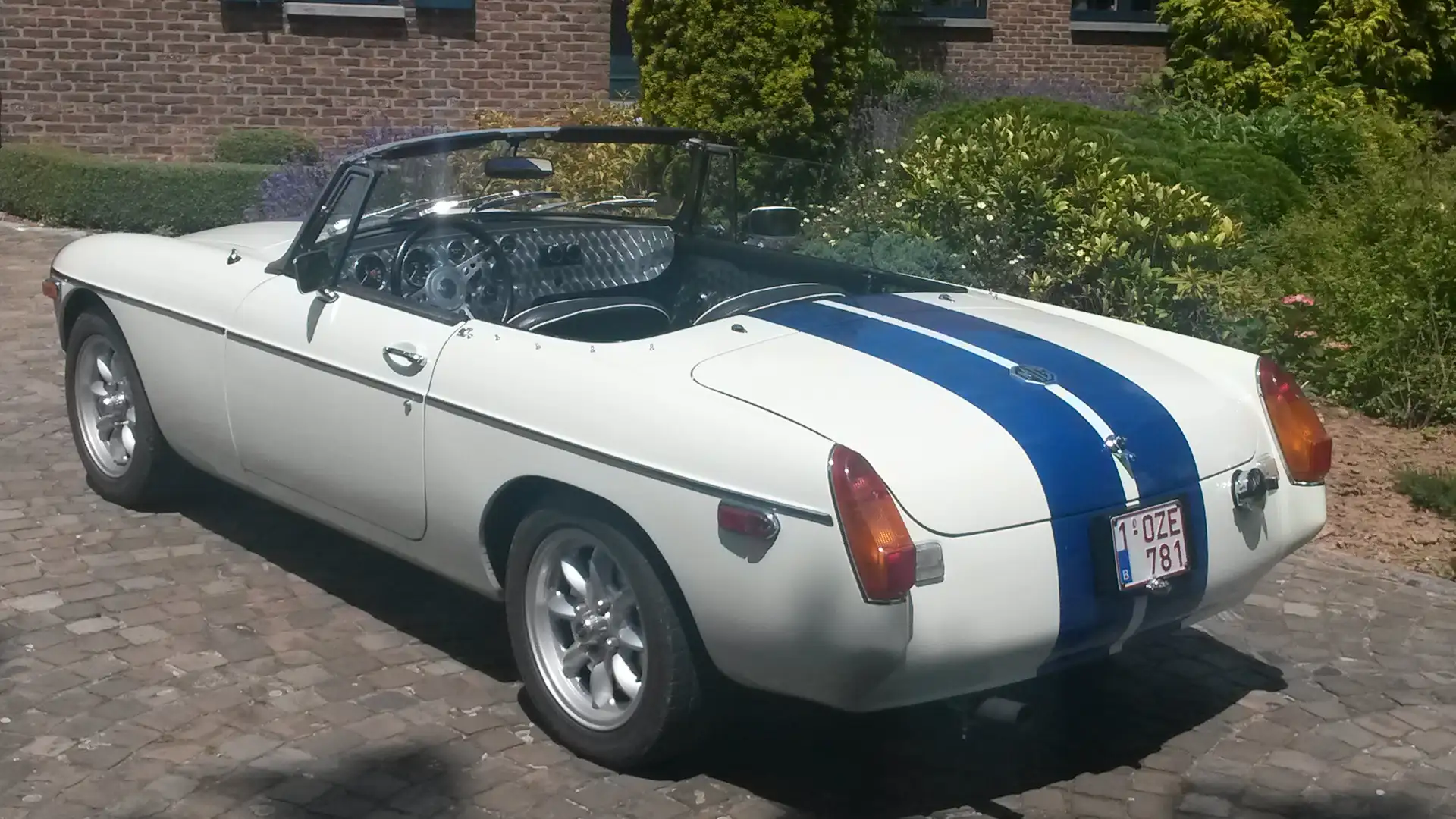 MG MGB 1979 - rénovation unique Blanc - 2