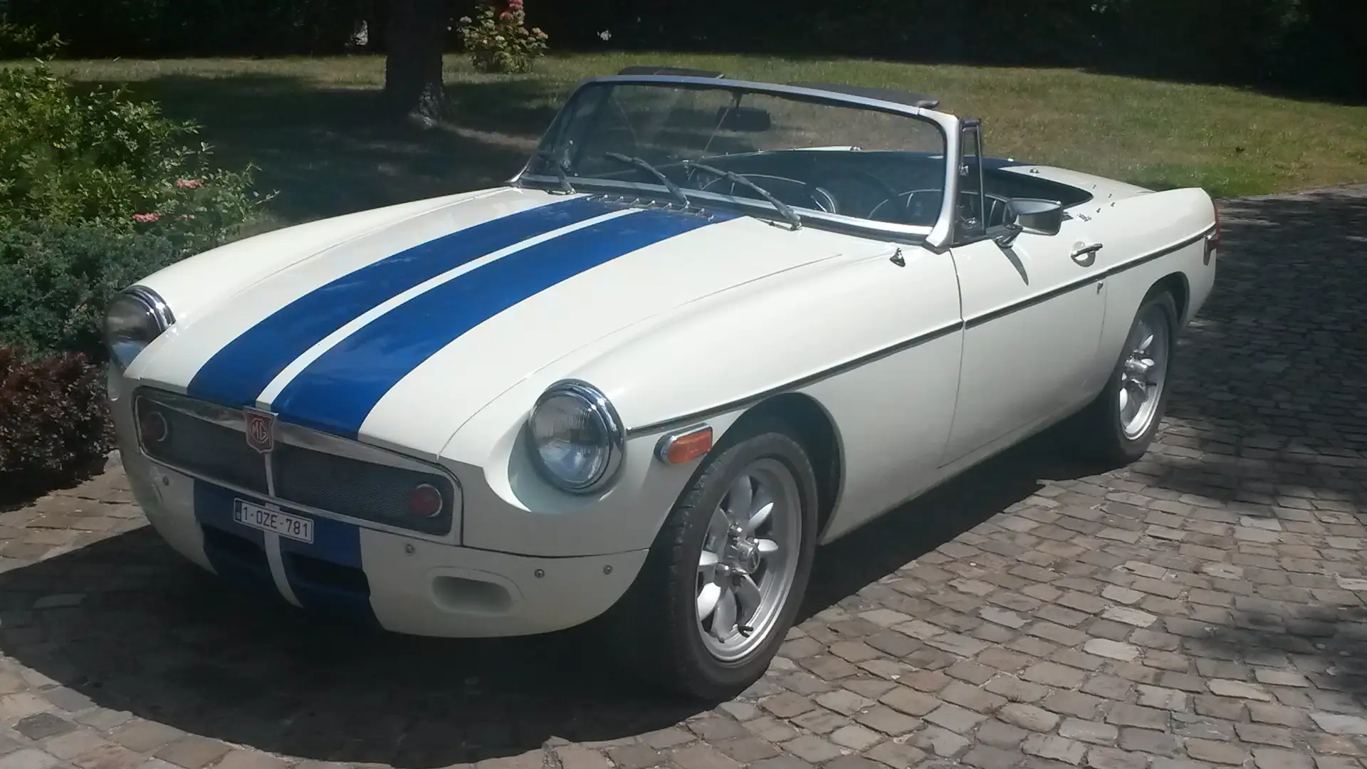 MG MGB 1979 - rénovation unique Blanc - 1