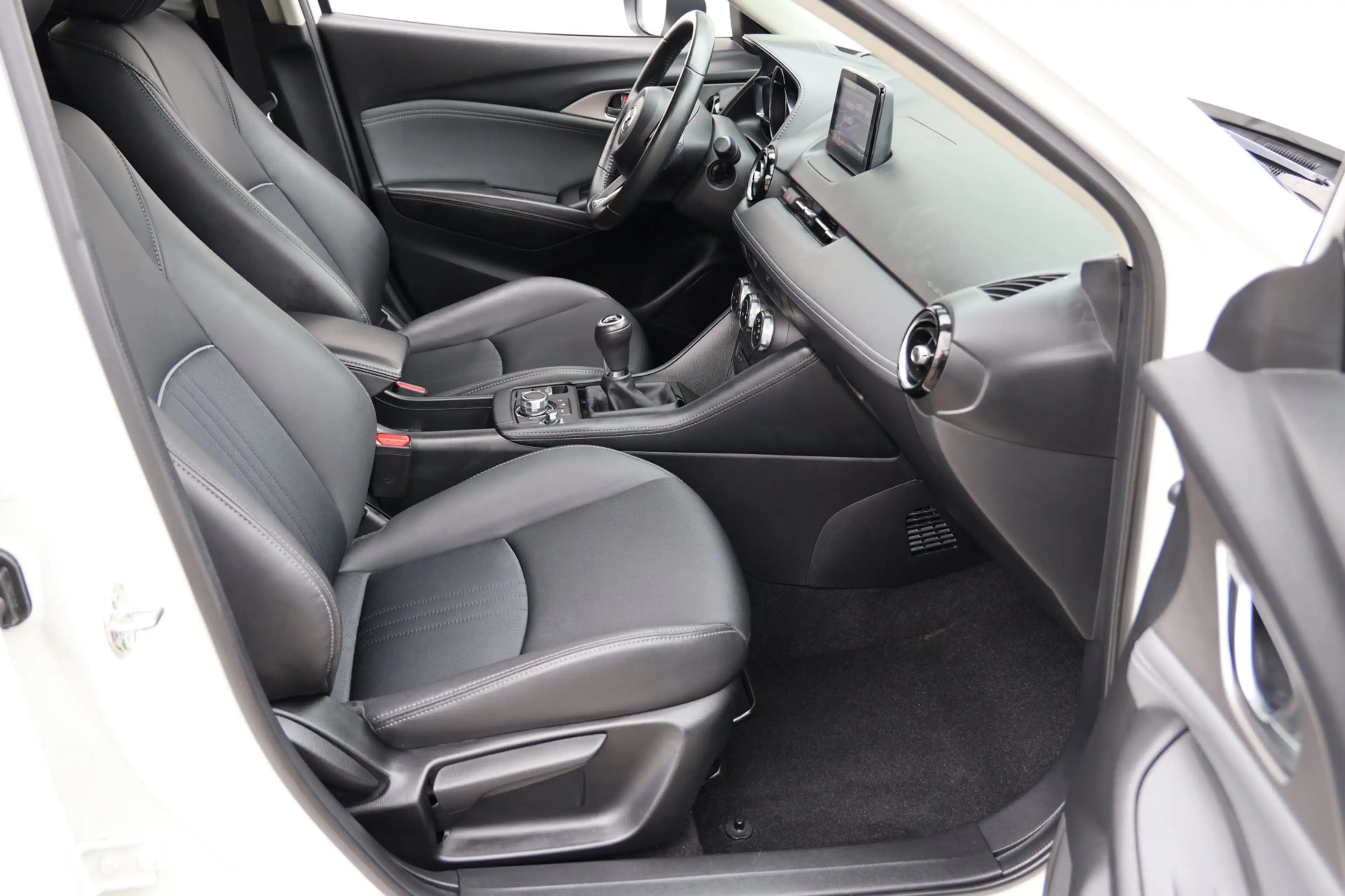 Mazda CX-3 2.0 SkyActiv-G 120 Sport Selected Carplay Camera — photo 48