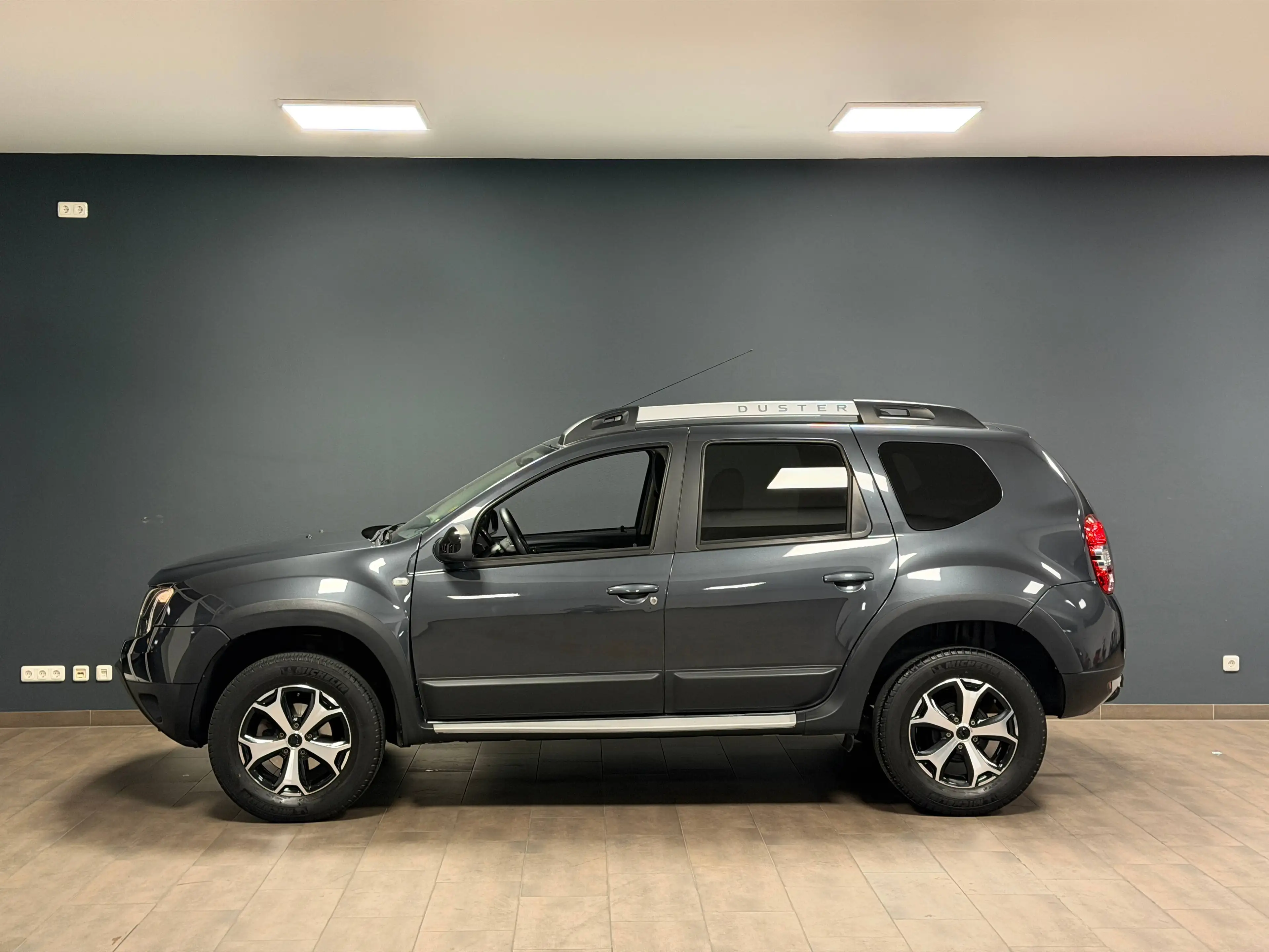 Dacia Duster Duster I 1.5 dCi Laureate 4x2 /LEDER/NAVI/AHK/ — photo 2