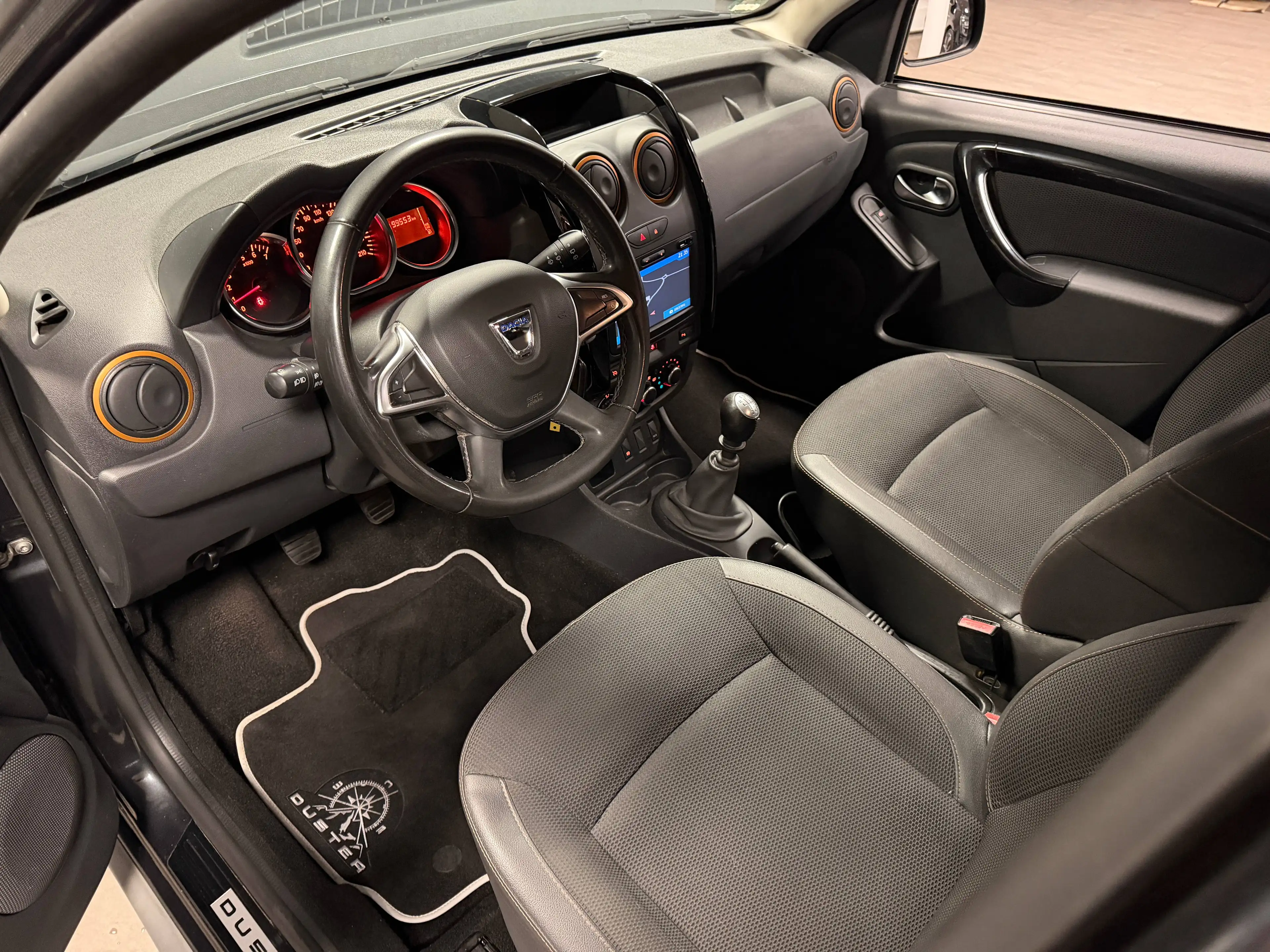 Dacia Duster Duster I 1.5 dCi Laureate 4x2 /LEDER/NAVI/AHK/ — photo 13