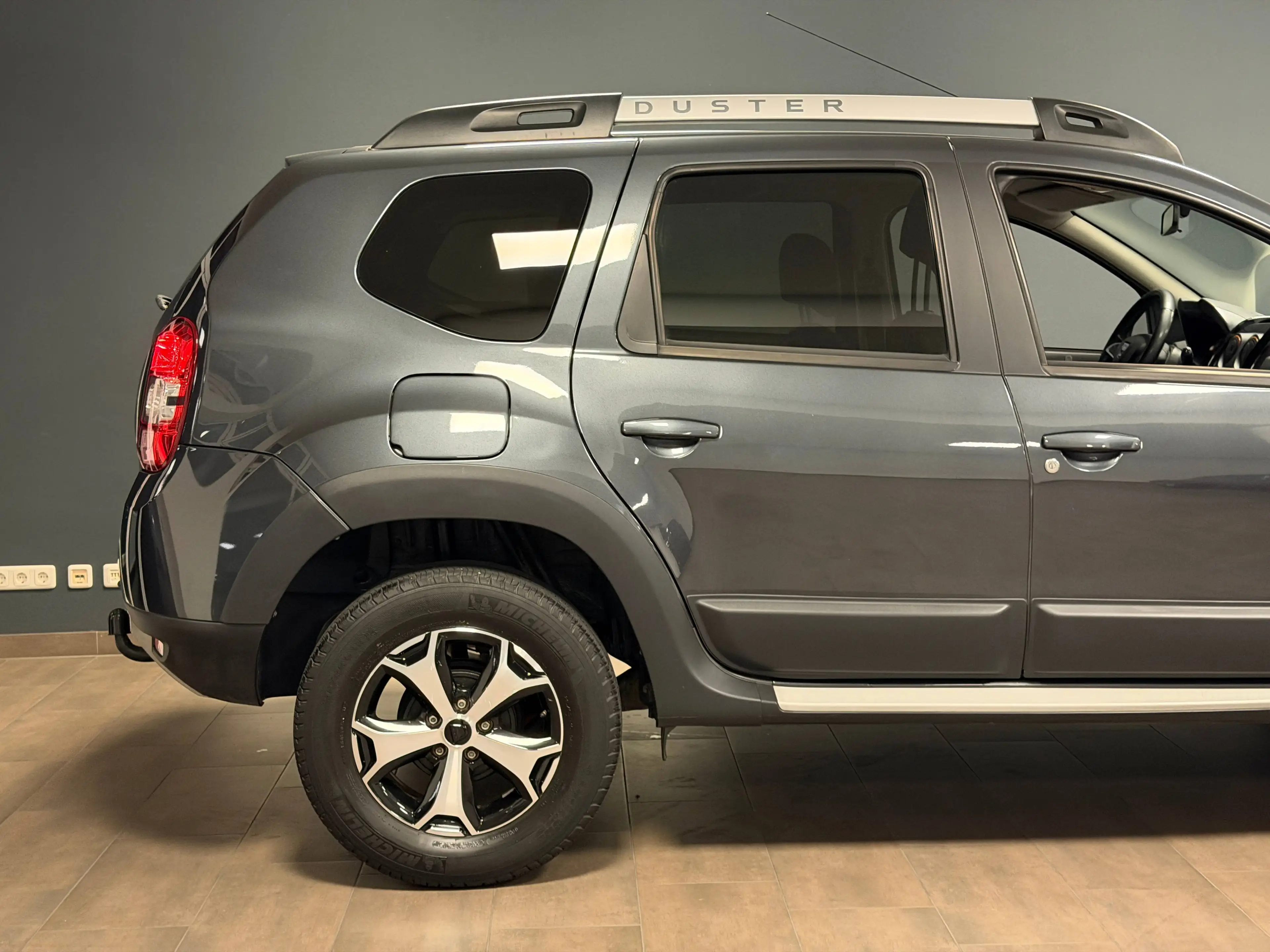 Dacia Duster Duster I 1.5 dCi Laureate 4x2 /LEDER/NAVI/AHK/ — photo 10
