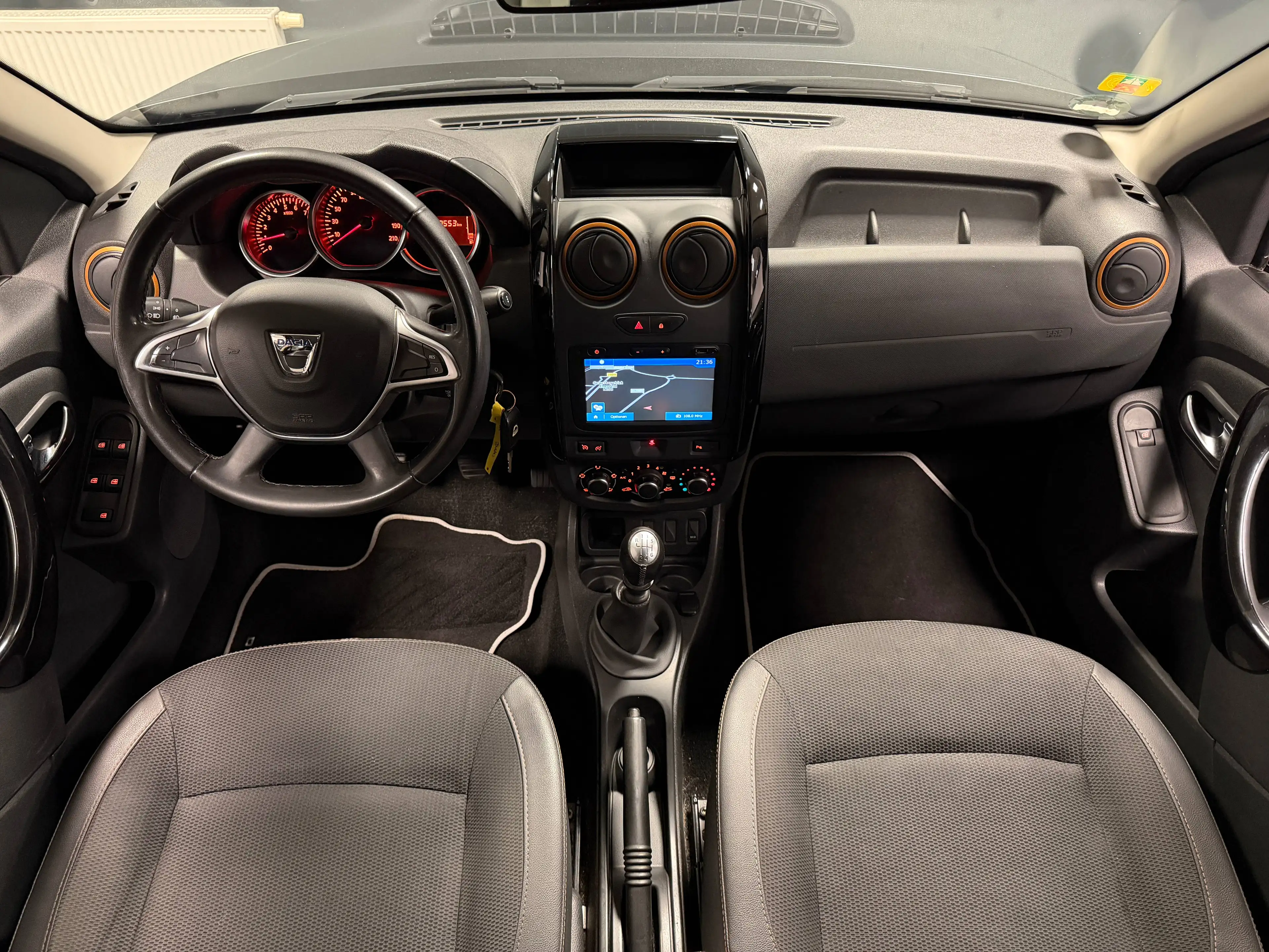 Dacia Duster Duster I 1.5 dCi Laureate 4x2 /LEDER/NAVI/AHK/ — photo 15