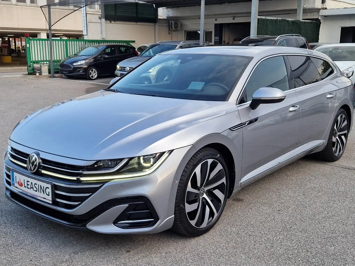 Volkswagen Arteon SB R-Line 2.0 TDI DSG Grau - 2