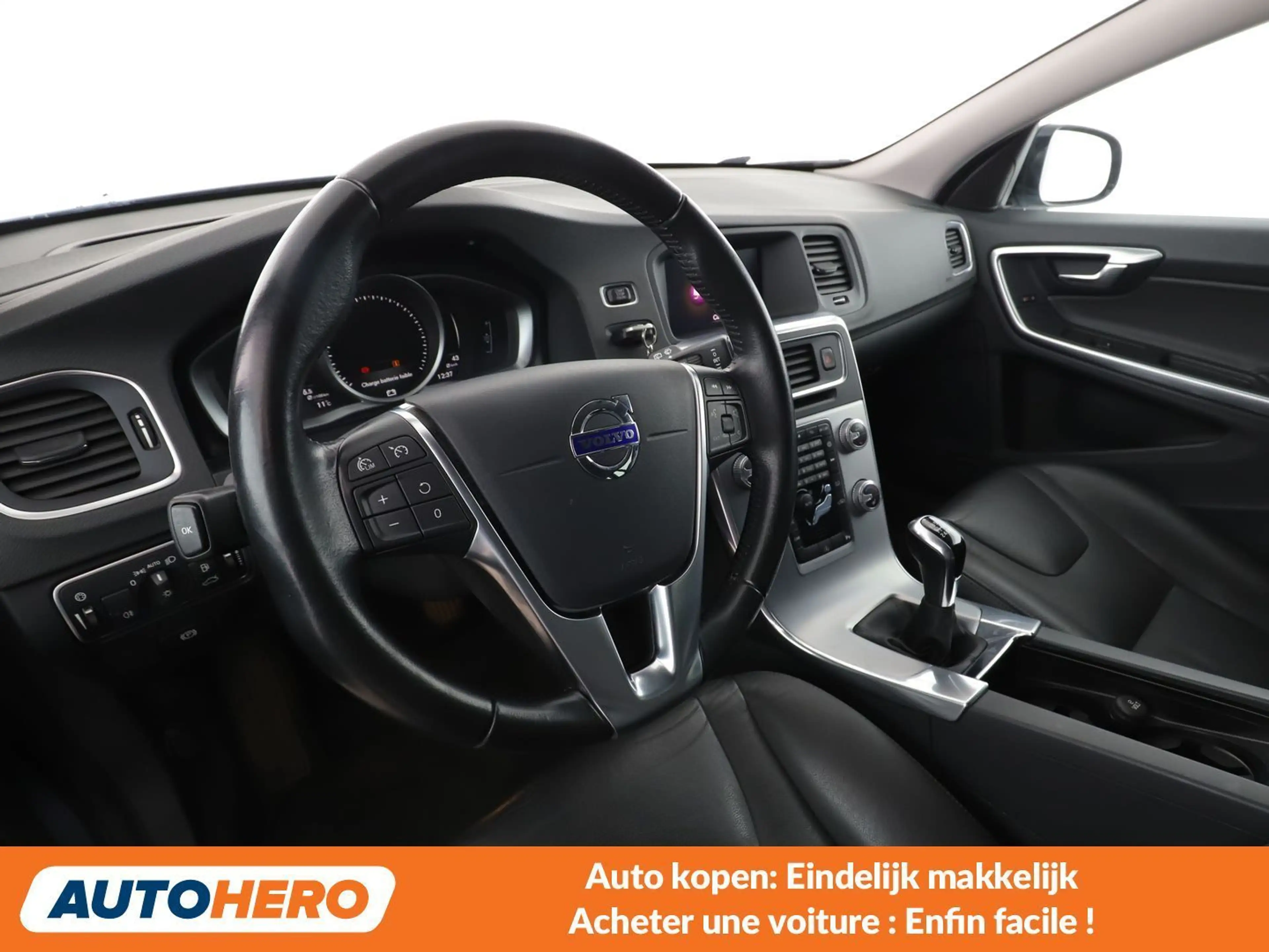 Volvo V60 Cross Country 2.0 D3 Plus — photo 15