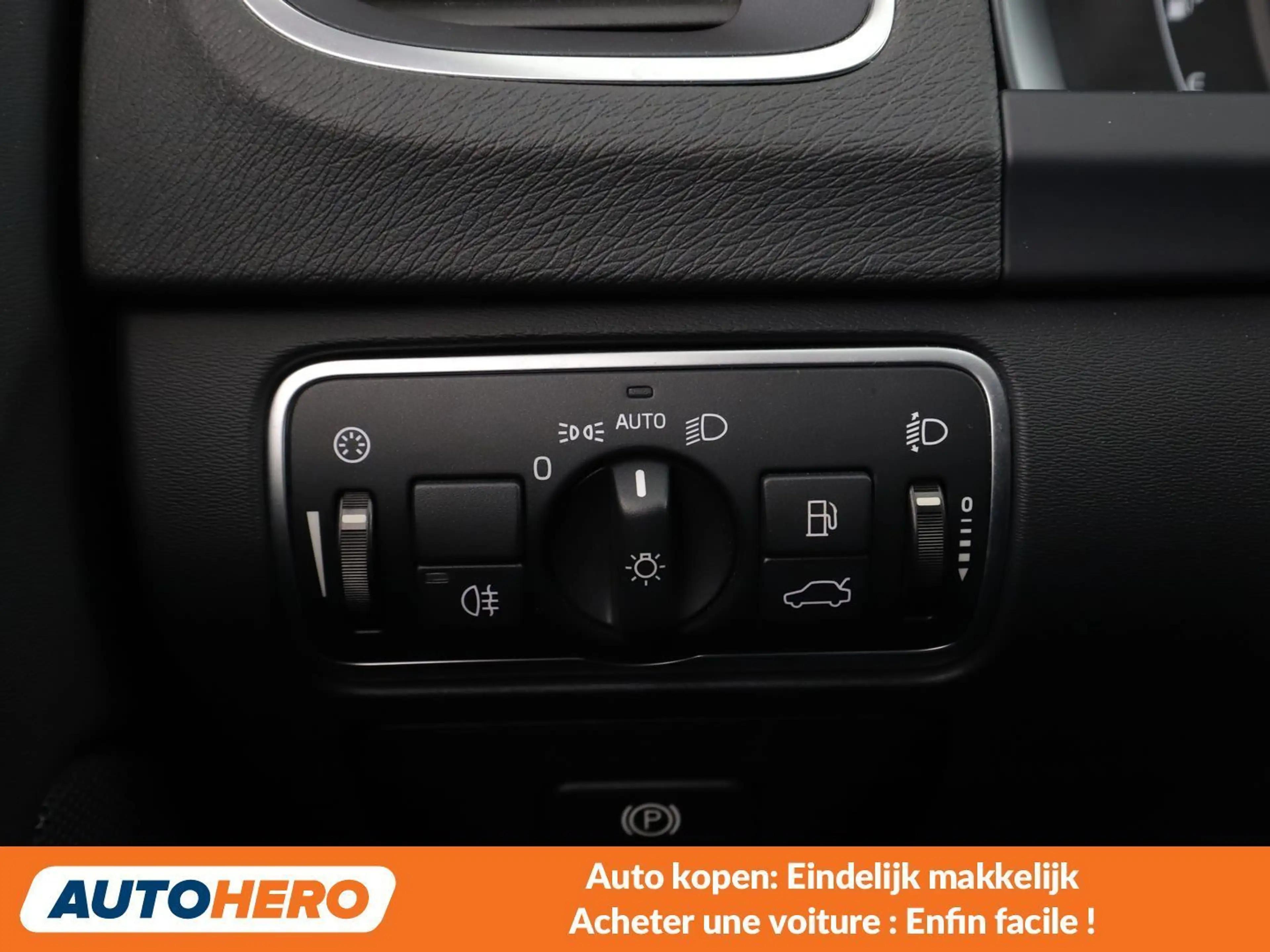 Volvo V60 Cross Country 2.0 D3 Plus — photo 12