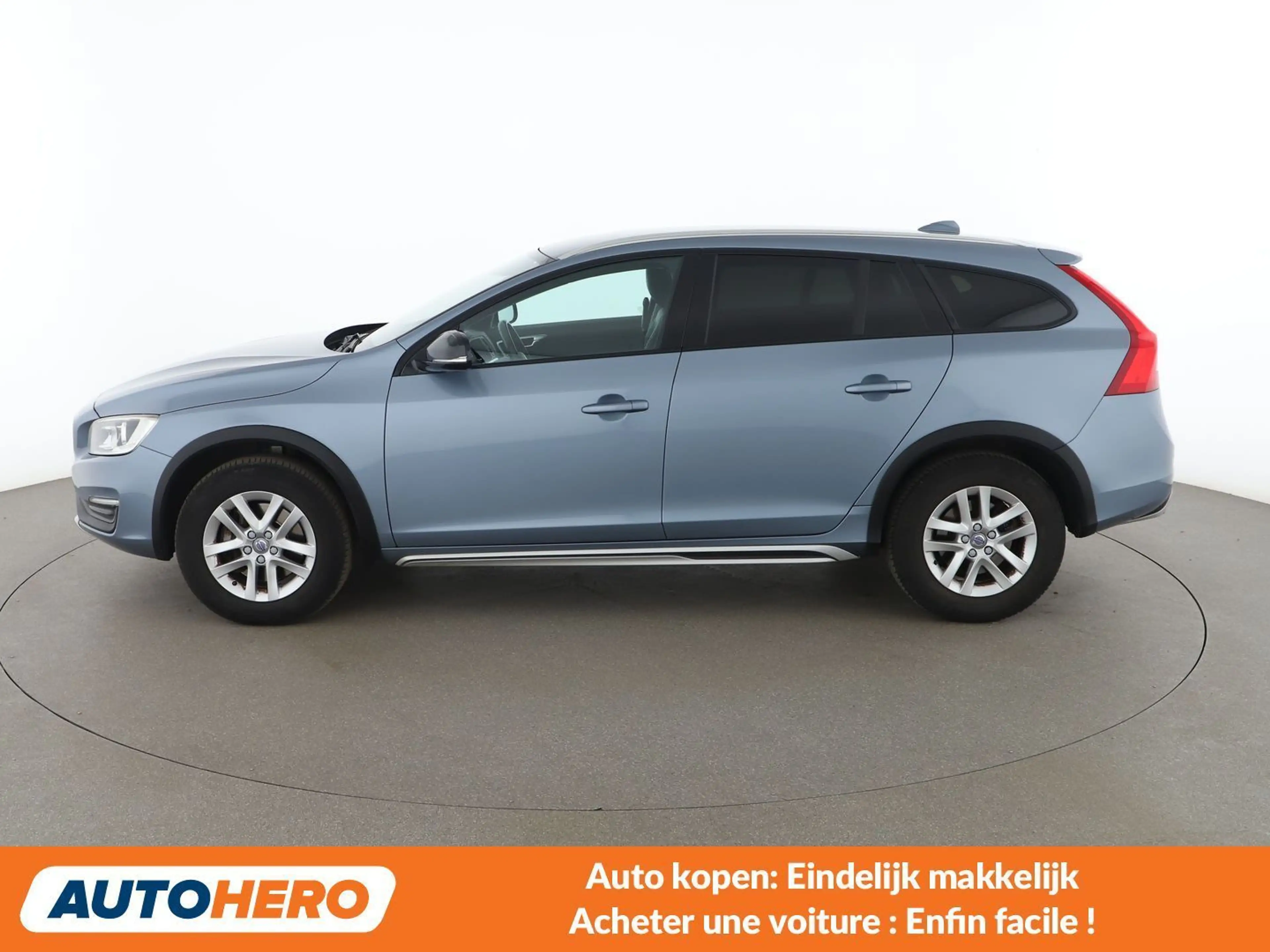 Volvo V60 Cross Country 2.0 D3 Plus — photo 3