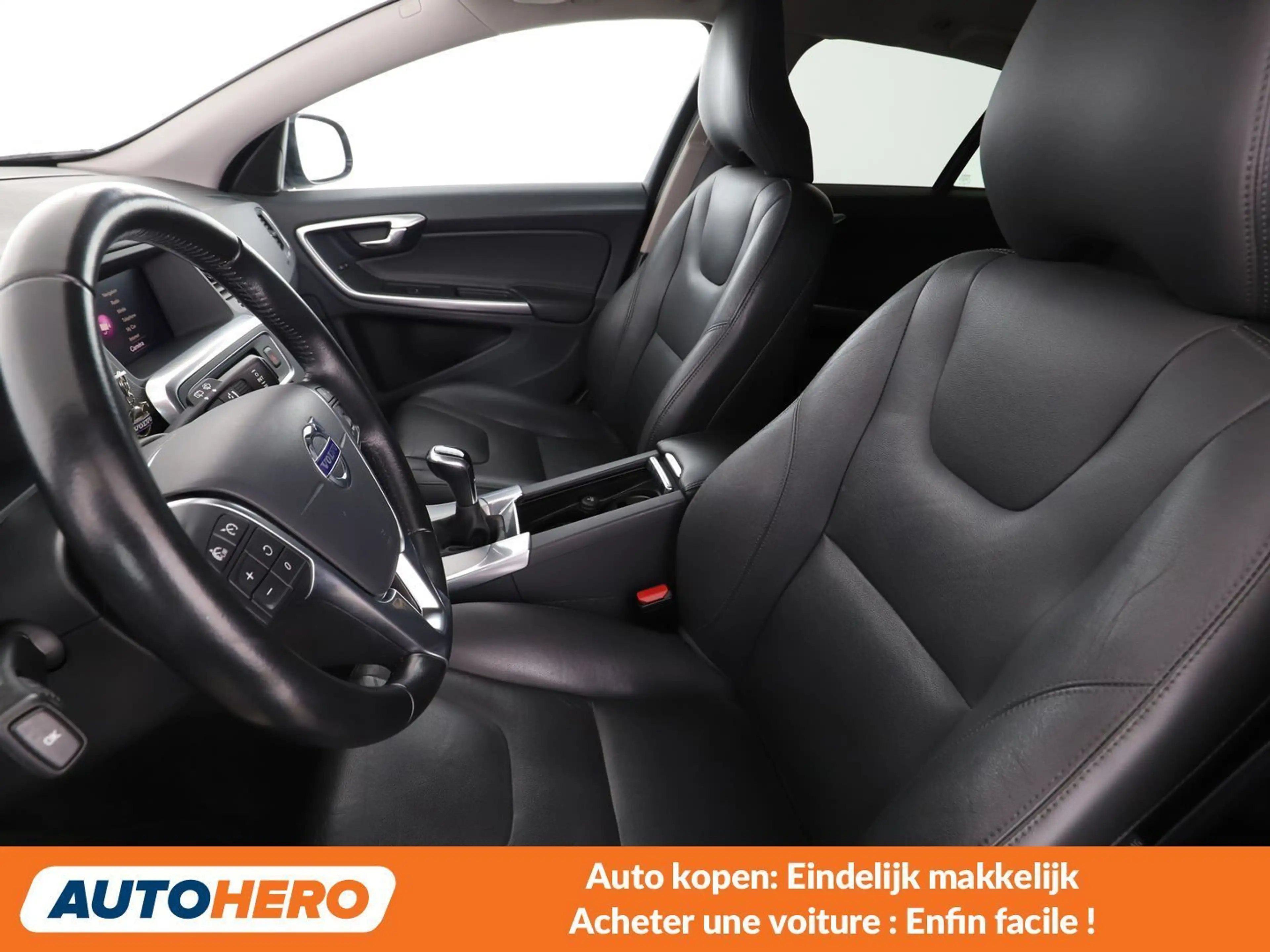 Volvo V60 Cross Country 2.0 D3 Plus — photo 14