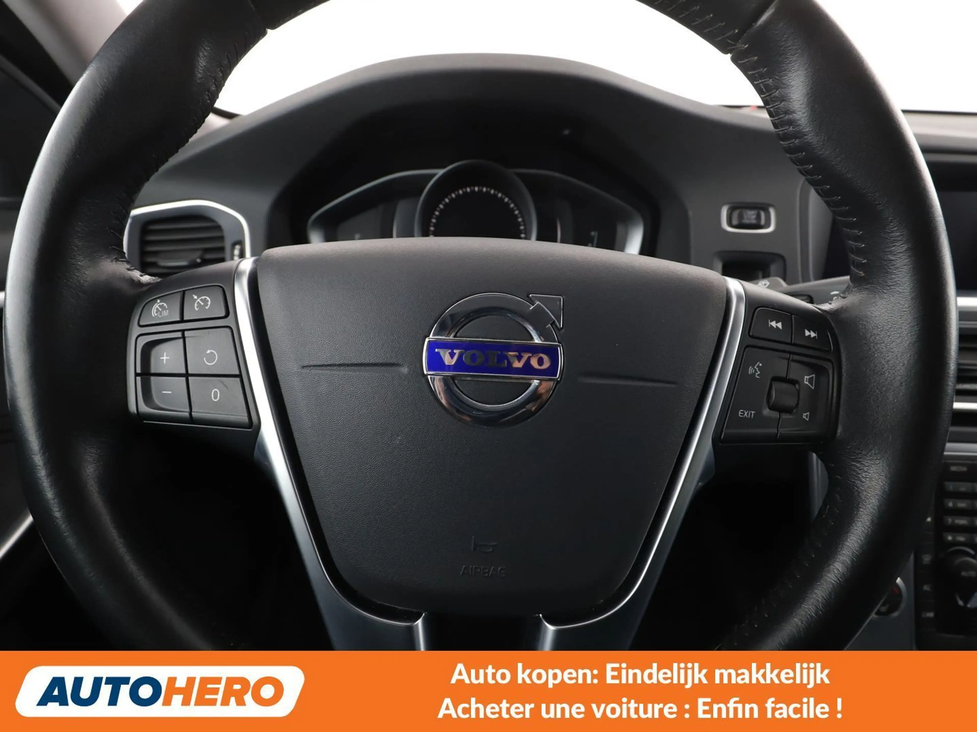 Volvo V60 Cross Country 2.0 D3 Plus — photo 5