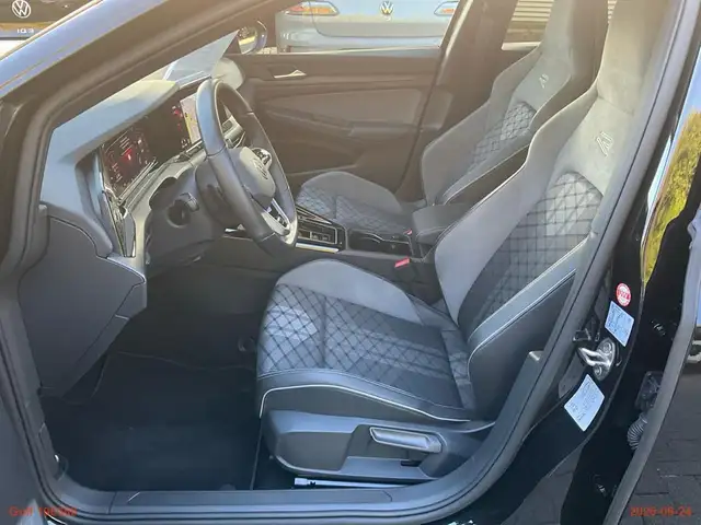 Volkswagen Golf view 6