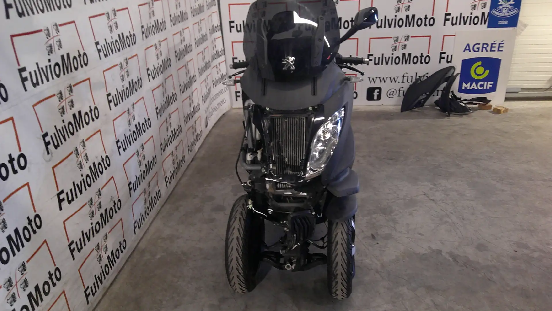 Peugeot Metropolis - 2