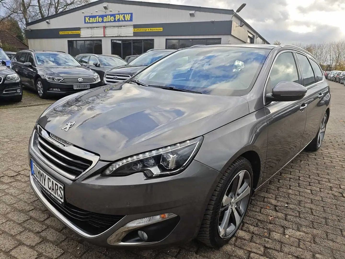 Peugeot 308 SW Diesel BlueHDi 120 Stop & Start Allure Grau - 1
