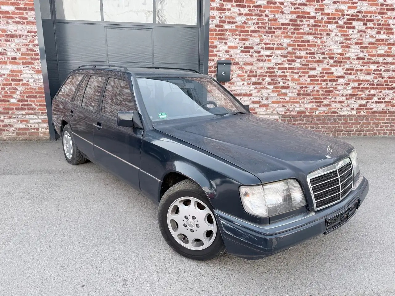 Mercedes-Benz 220