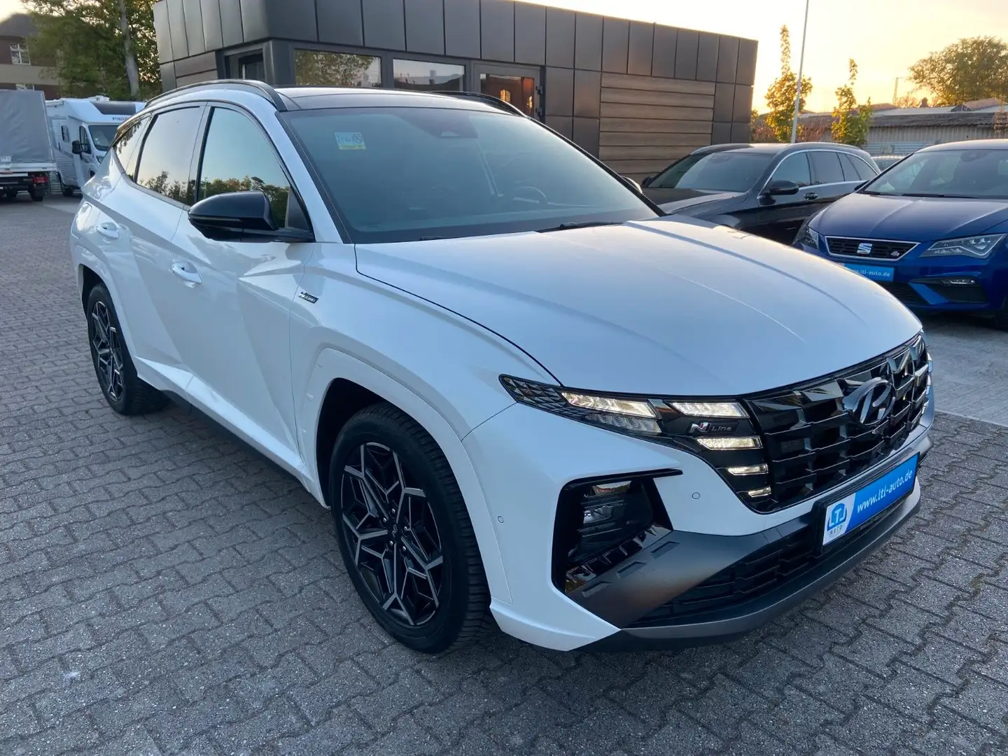 Hyundai TUCSON N Line Plug-In Hybrid 4WD 4000km Voll Weiß - 1