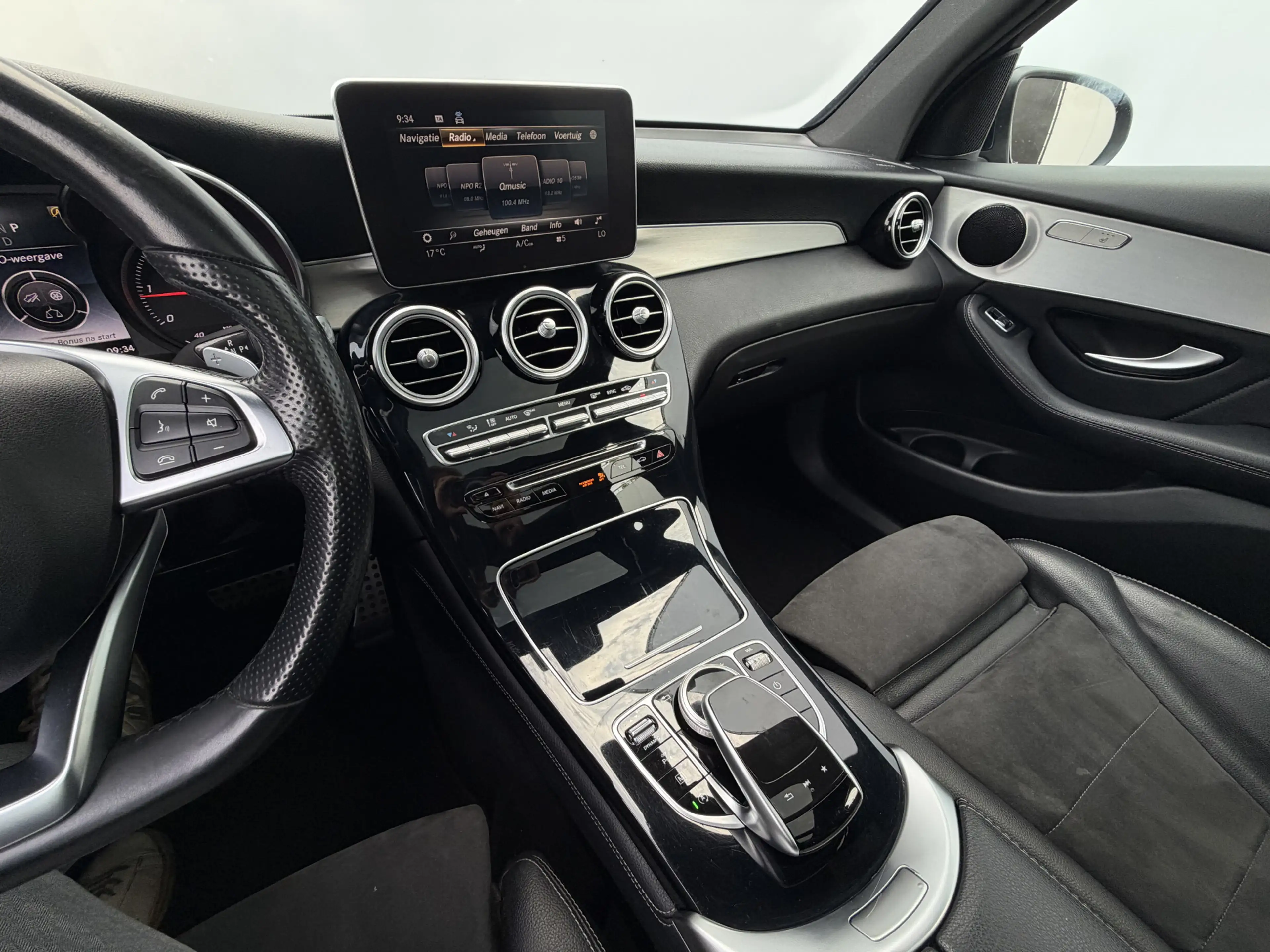 Mercedes-Benz GLC 220 d 4MATIC Solution AMG Incl.BTW Pano Treepl Stoelve — photo 23