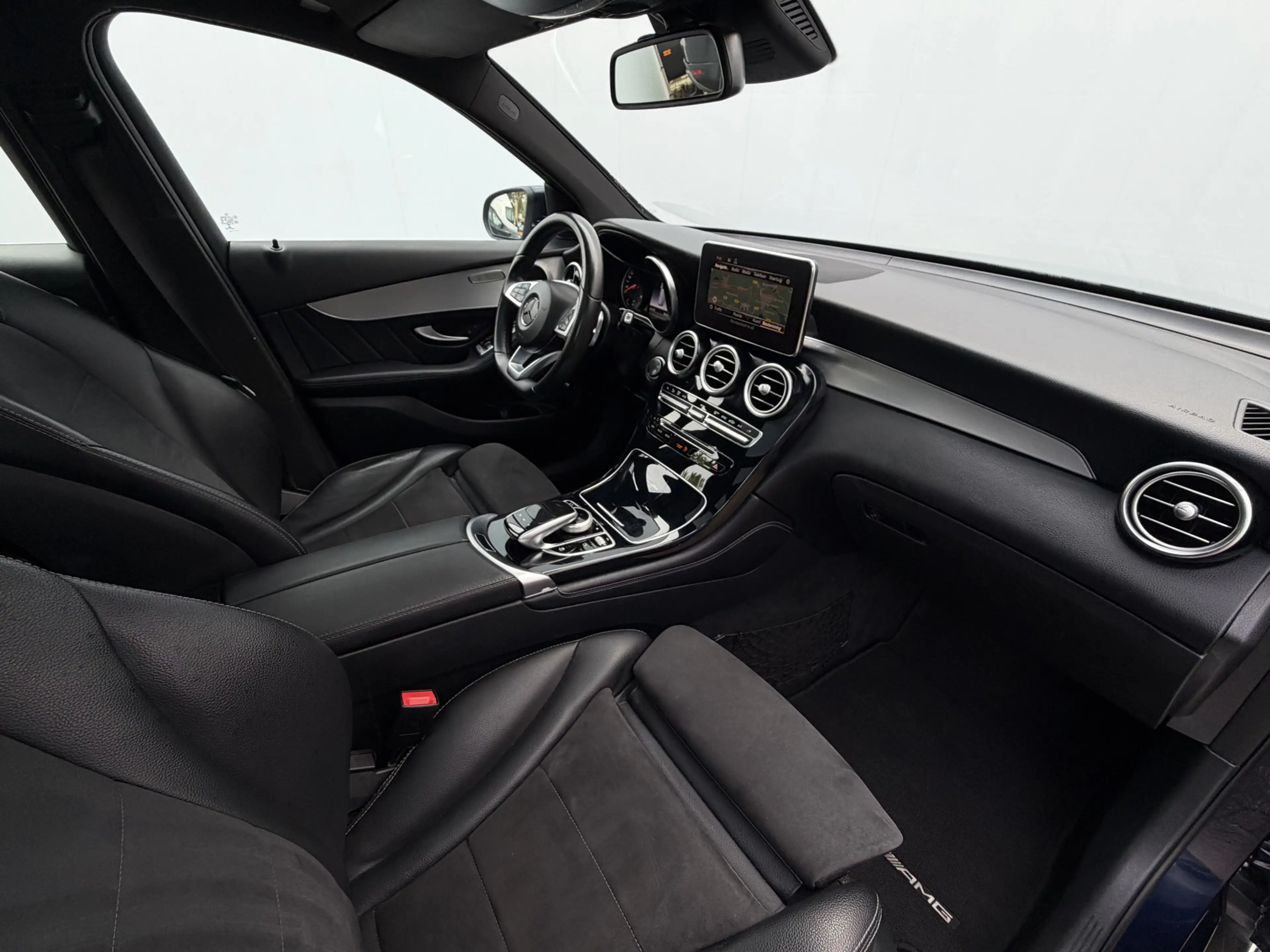 Mercedes-Benz GLC 220 d 4MATIC Solution AMG Incl.BTW Pano Treepl Stoelve — photo 3