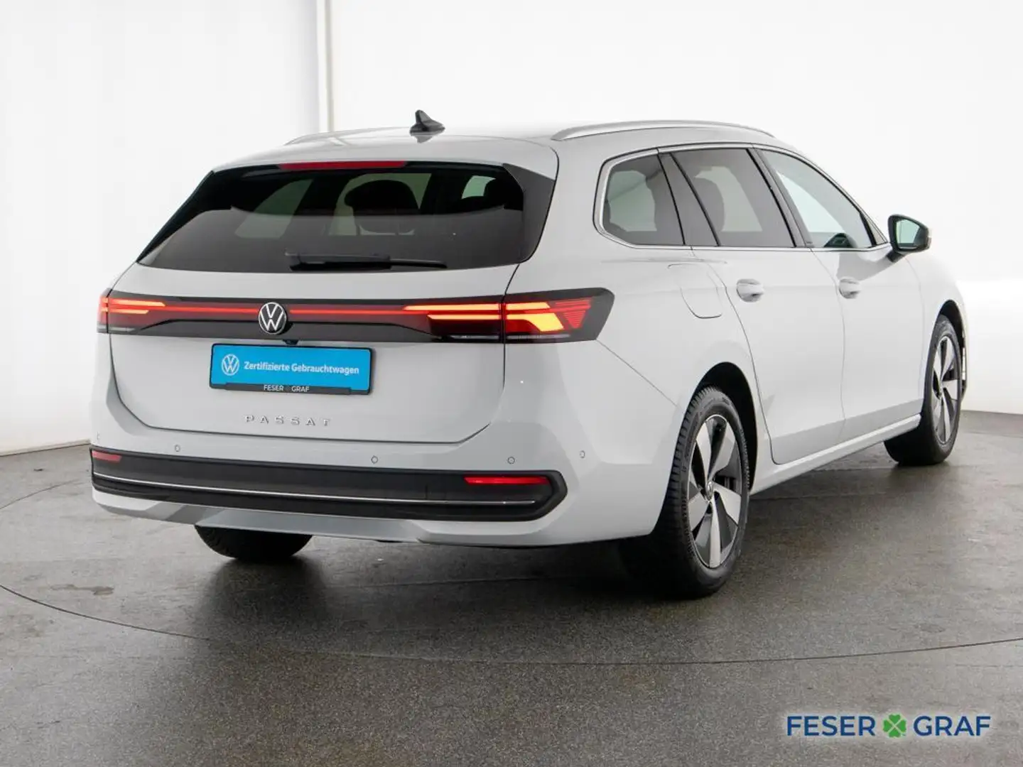 Volkswagen Passat Variant 2.0 TDI Business DSG AHK LED ACC Weiß - 2