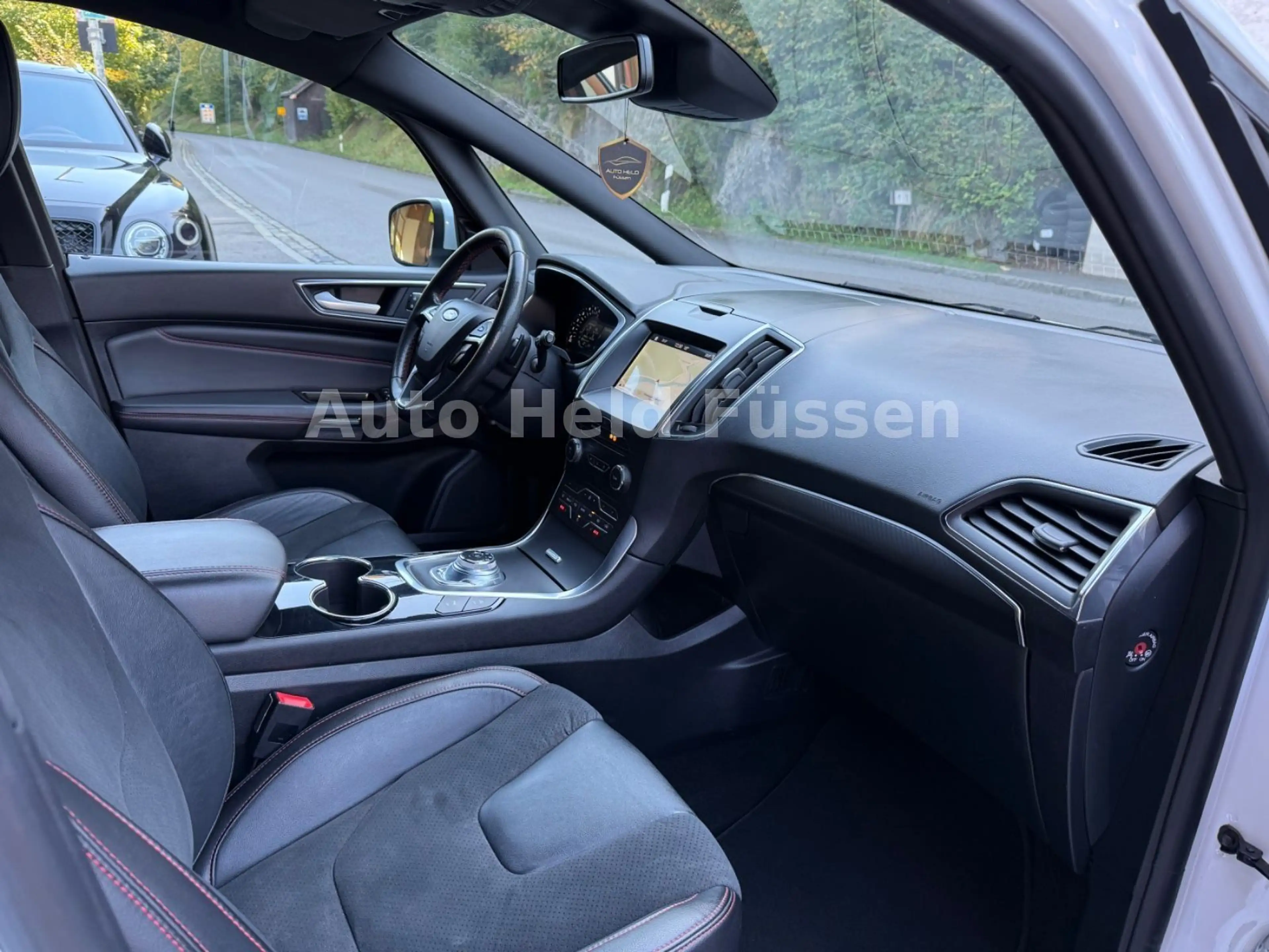 Ford S-Max ST-Line AWD Aut Navi Kam 7Sitz AHK LED — photo 11