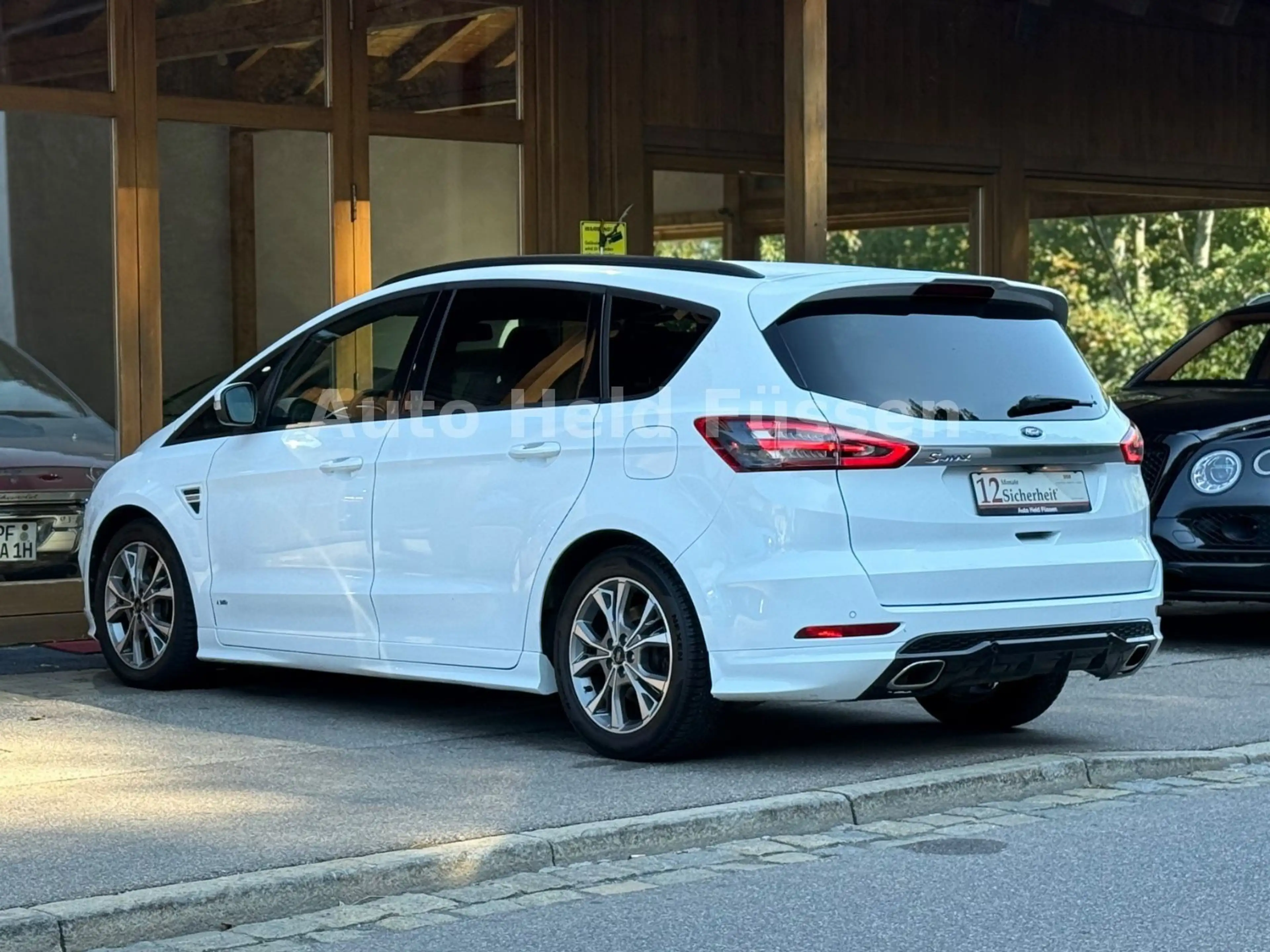 Ford S-Max ST-Line AWD Aut Navi Kam 7Sitz AHK LED — photo 7
