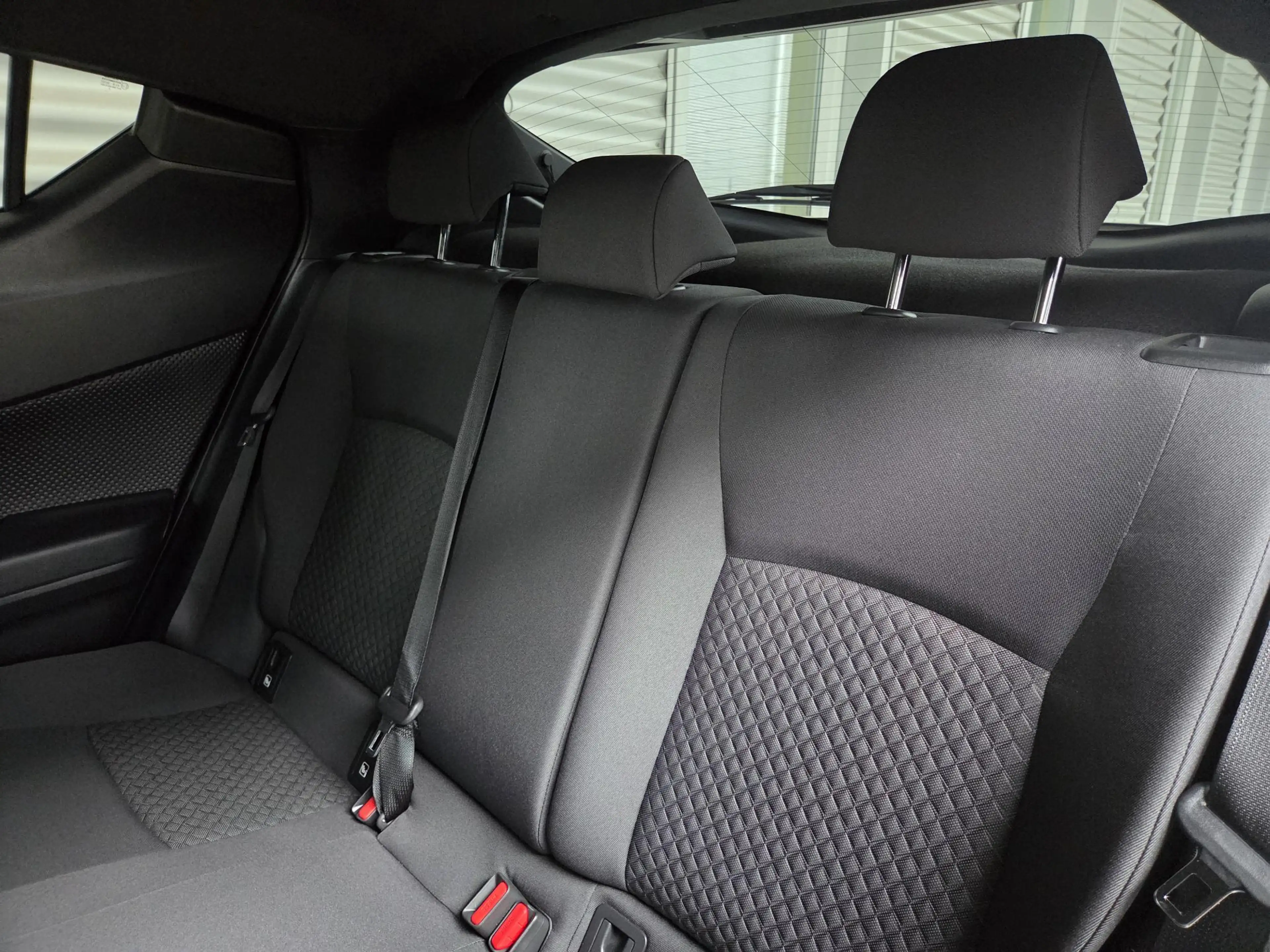 Toyota C-HR 1.8 Hybrid Style — photo 6