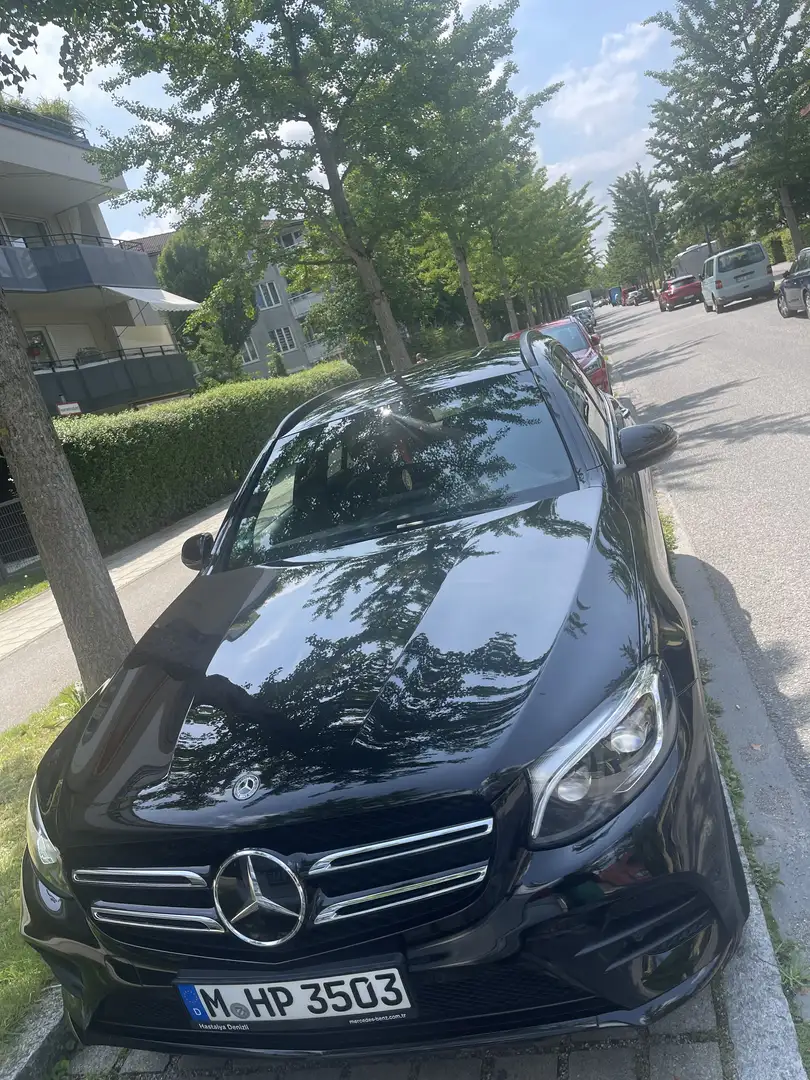 Mercedes-Benz GLC 250 d 4Matic 9G-TRONIC AMG Line Schwarz - 1