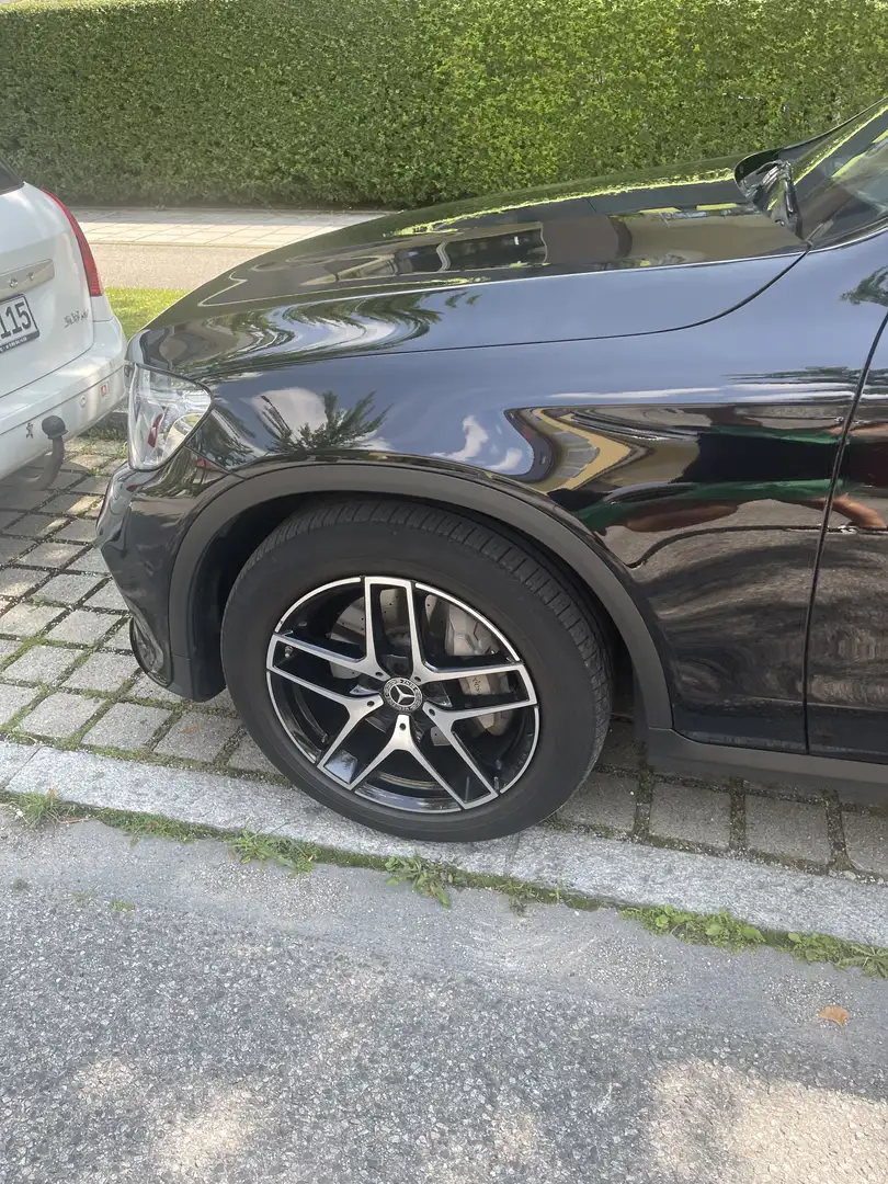 Mercedes-Benz GLC 250 d 4Matic 9G-TRONIC AMG Line Schwarz - 2