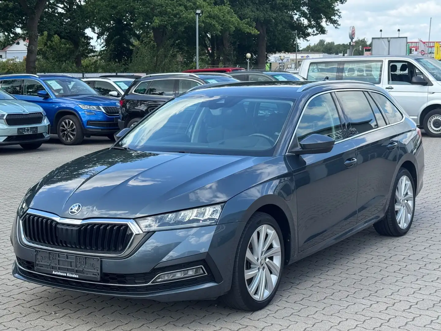 Skoda Octavia Combi 1.4 TSI Style iV °HUP°R-Kamera°ACC Grau - 1