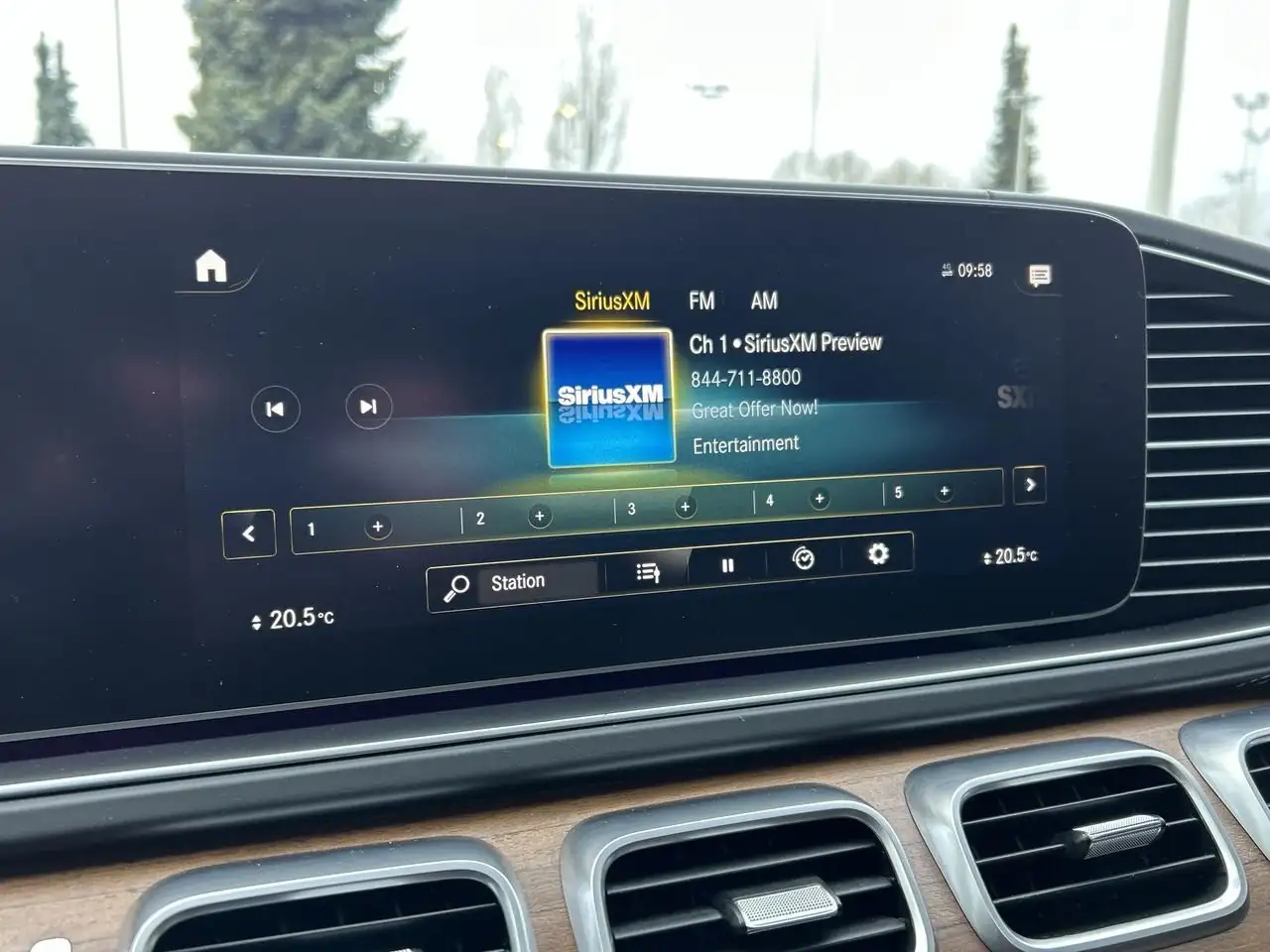 Mercedes-Benz GLE снимка Mercedes-Benz GLE