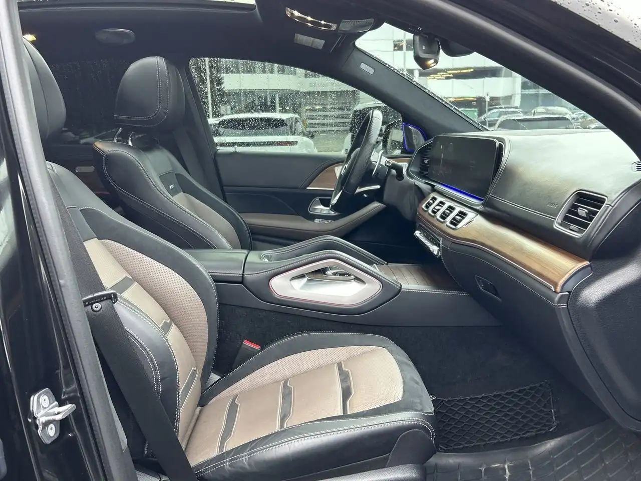 Mercedes-Benz GLE снимка Mercedes-Benz GLE