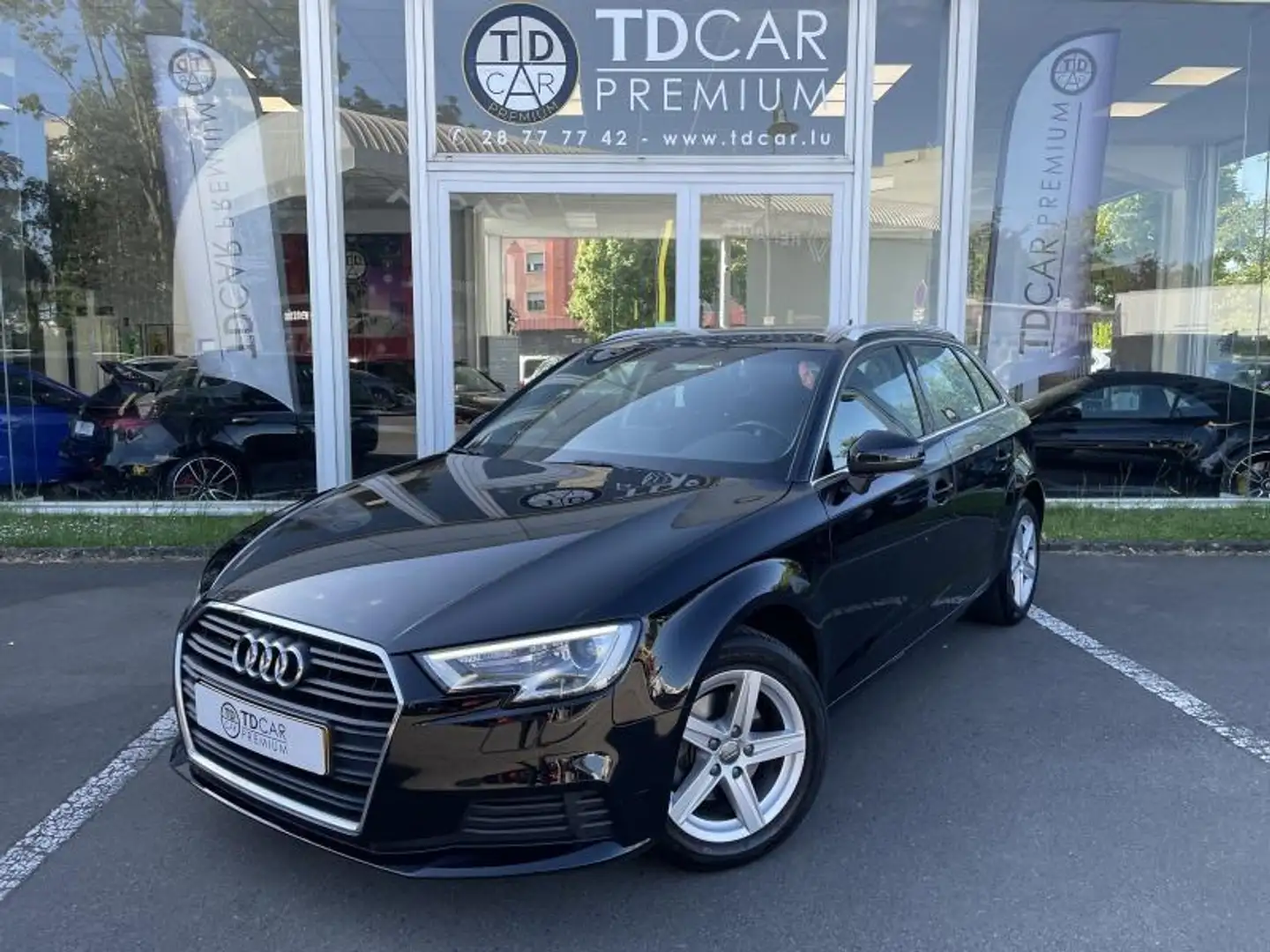 Audi A3 30 TSi Sportback S-Tronic Noir - 1