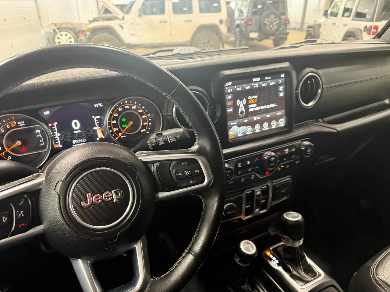 Jeep Wrangler снимка Jeep Wrangler