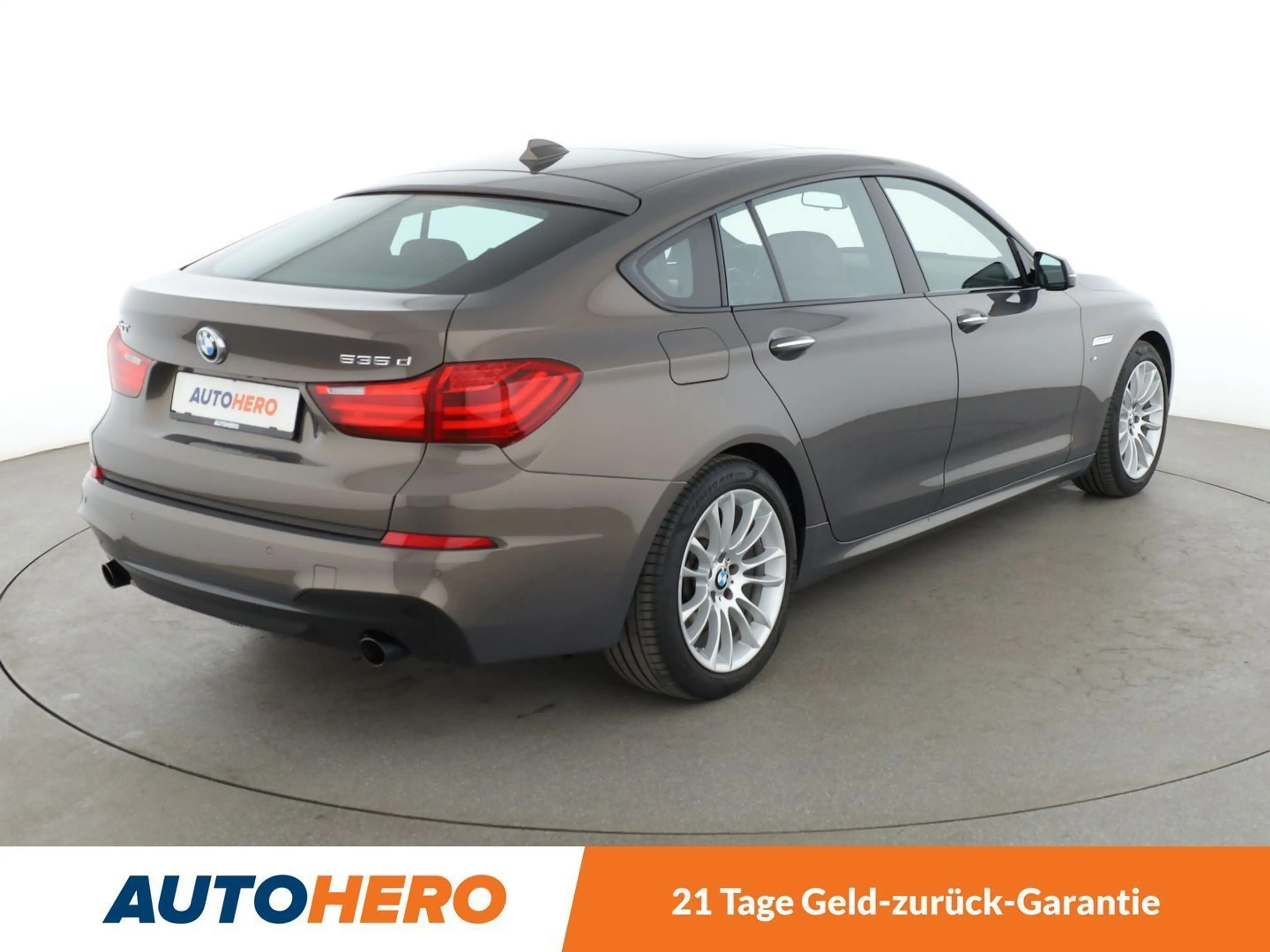 BMW 535 535d GT M Sport Aut.*NAVI*LED*HUD*TEMPO*PANO*CAM* — photo 6
