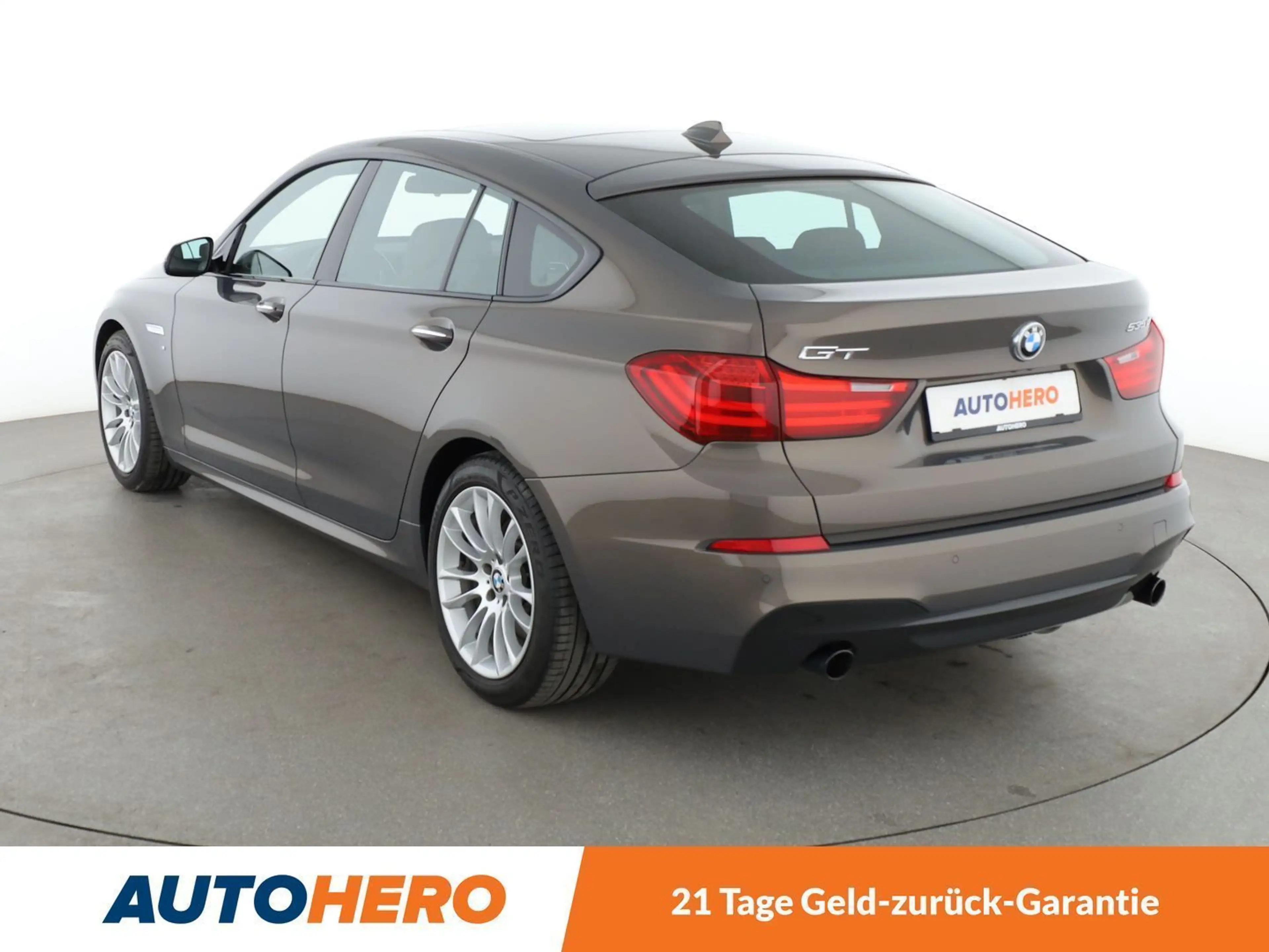 BMW 535 535d GT M Sport Aut.*NAVI*LED*HUD*TEMPO*PANO*CAM* — photo 4