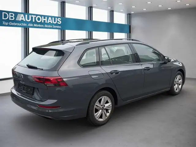 Volkswagen Golf view 4