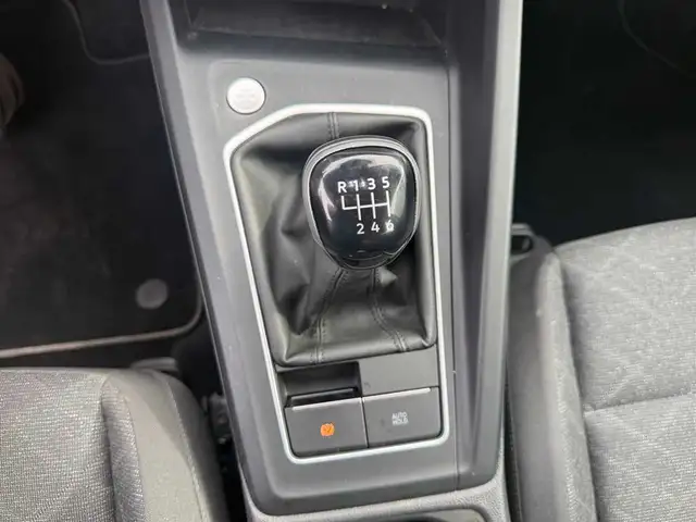 Volkswagen Golf view 13