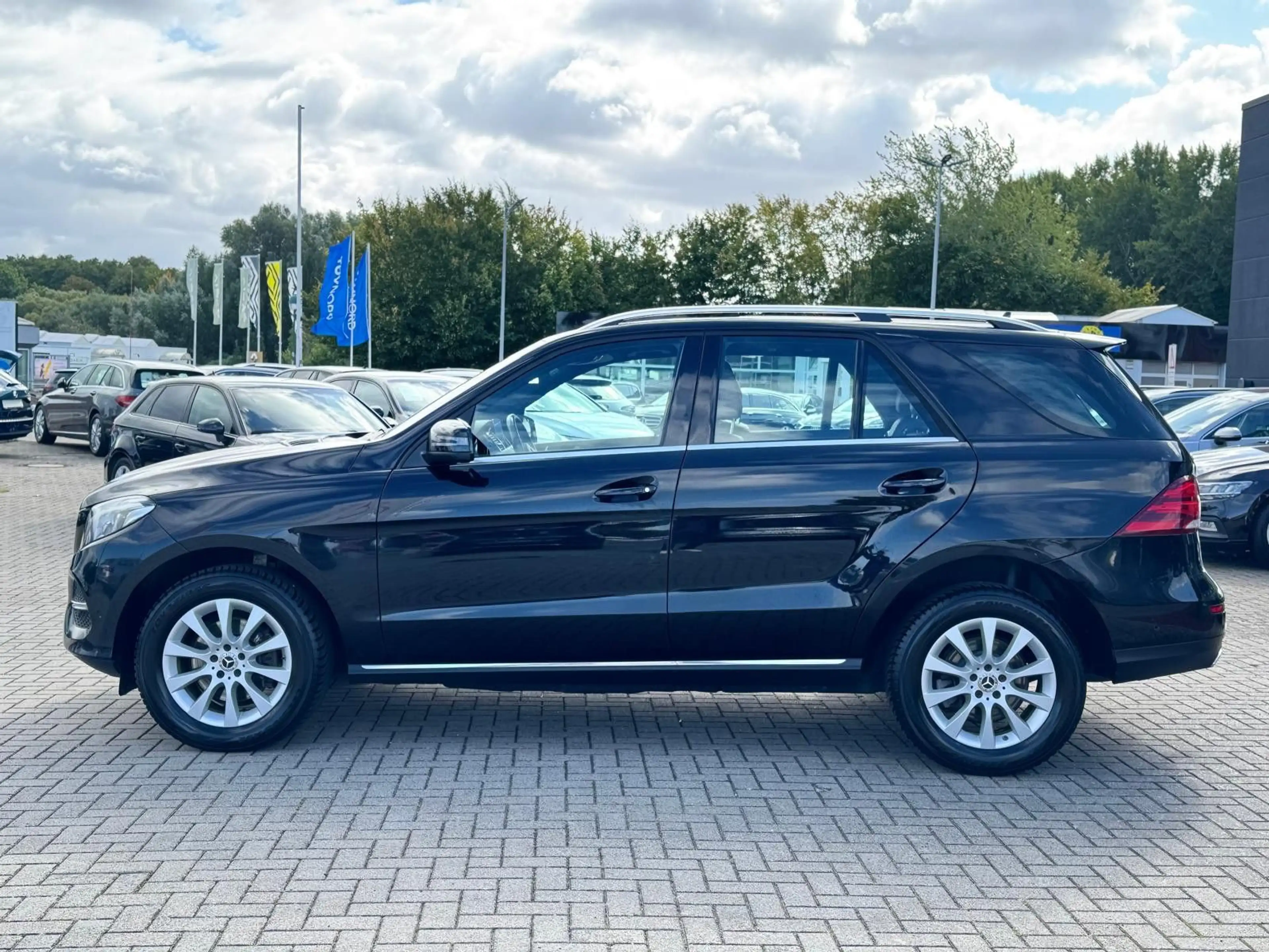 Mercedes-Benz GLE 350 d 4Matic — photo 10