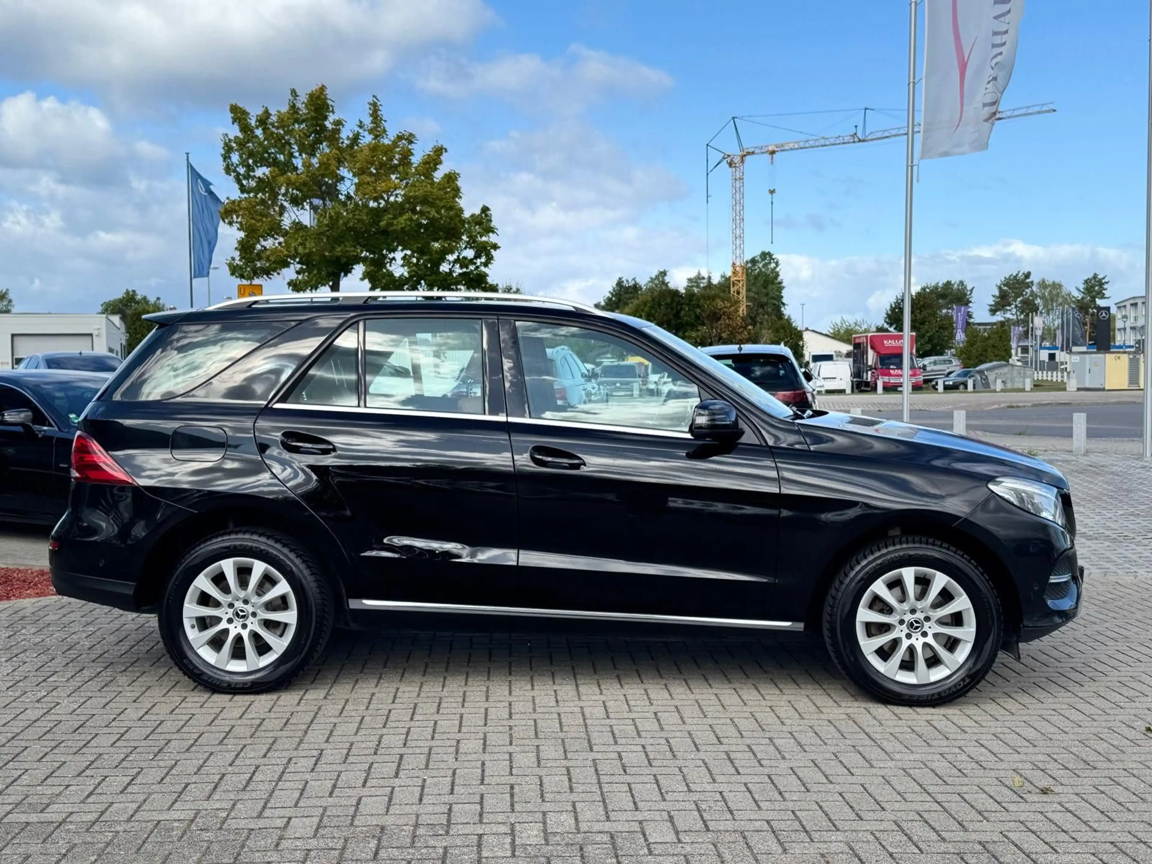 Mercedes-Benz GLE 350 d 4Matic — photo 9