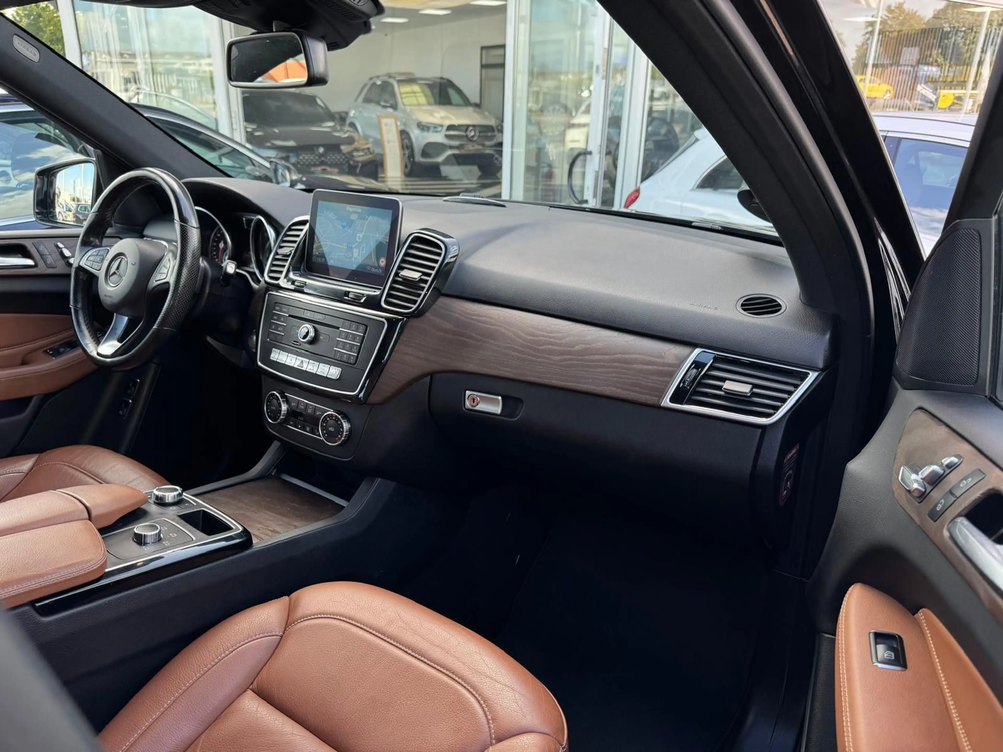 Mercedes-Benz GLE 350 d 4Matic — photo 14